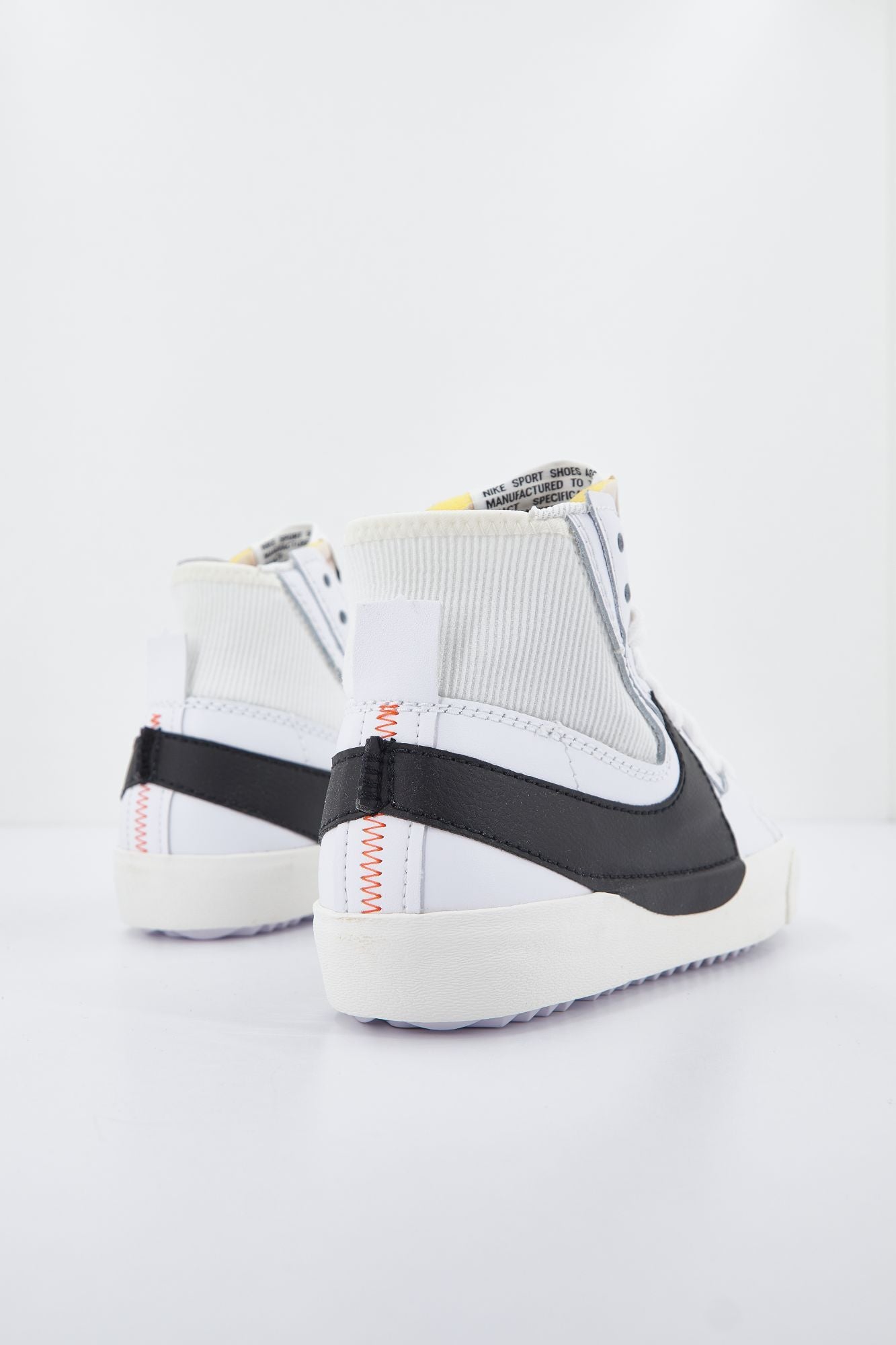 NIKE BLAZER MID '77 JUMBO  en color BLANCO (3)