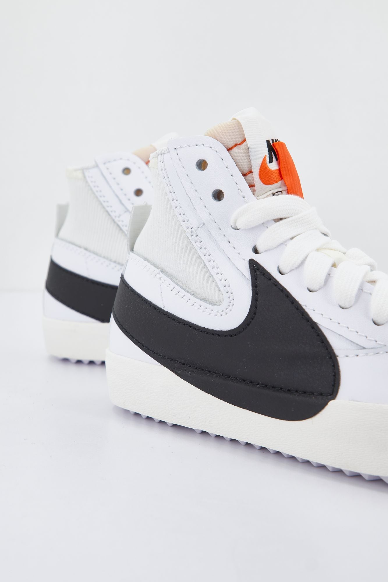 NIKE BLAZER MID '77 JUMBO  en color BLANCO (4)