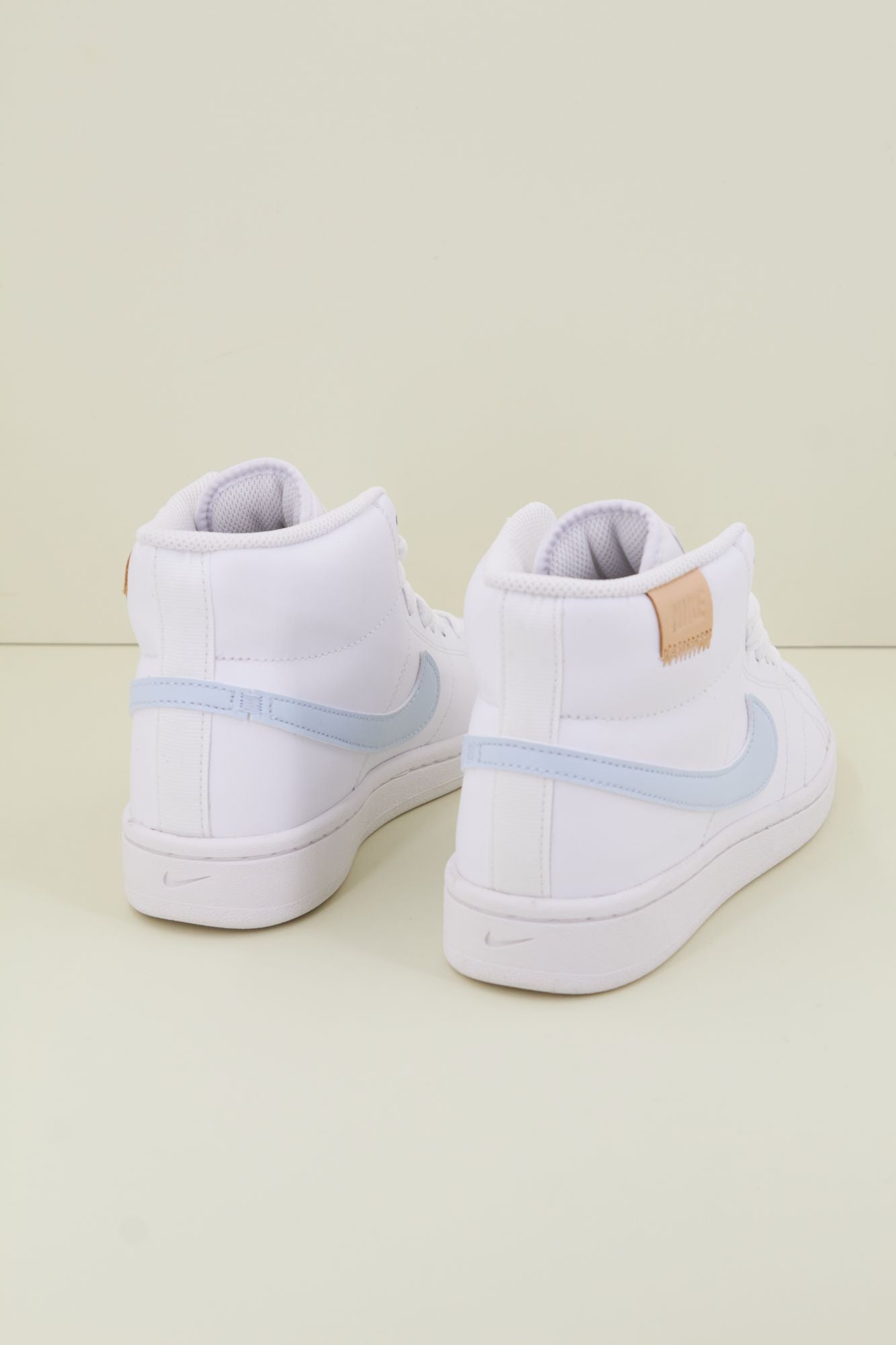 NIKE COURT ROYALE 2 MID en color BLANCO (4)