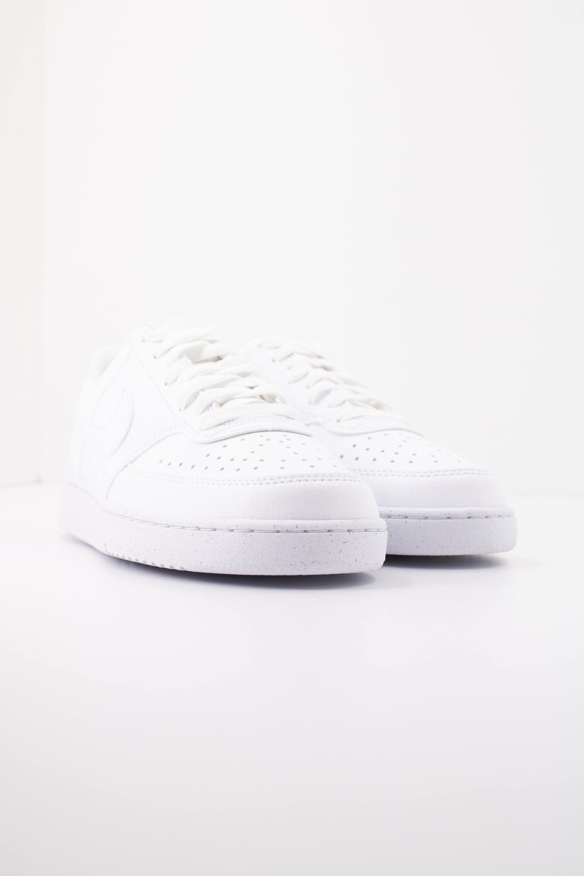 NIKE COURT VISION LOW BE en color BLANCO (2)