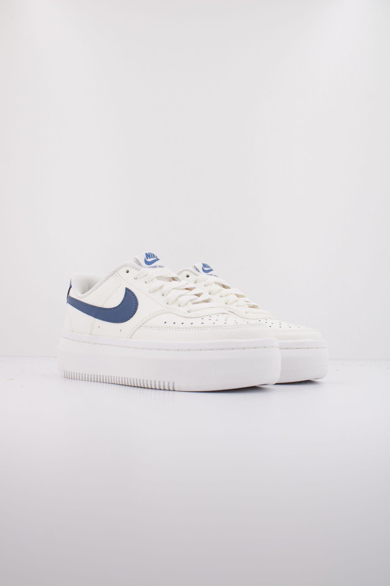 NIKE COURT VISION ALTA en color BLANCO (2)