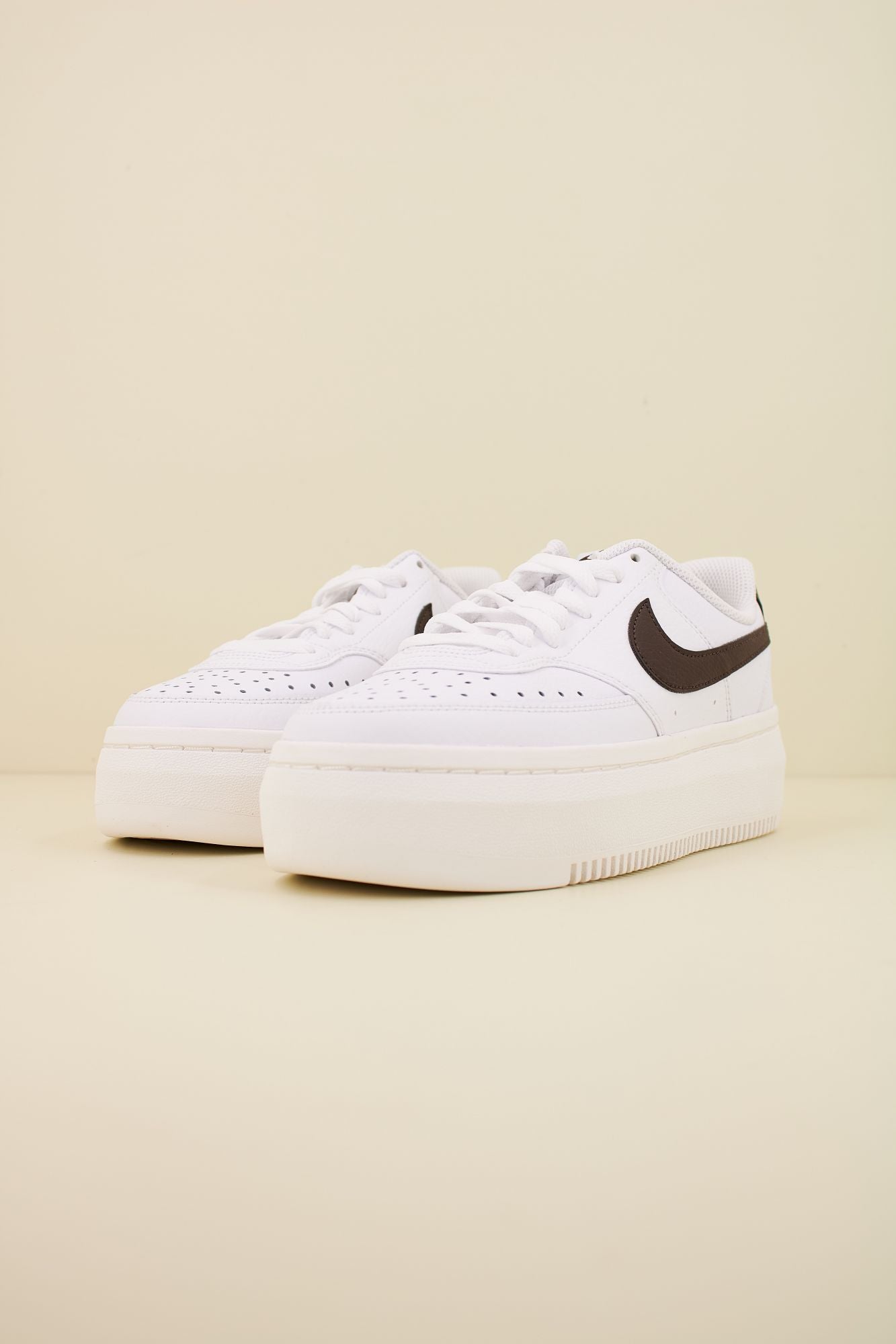NIKE COURT VISION ALTA en color BLANCO (2)