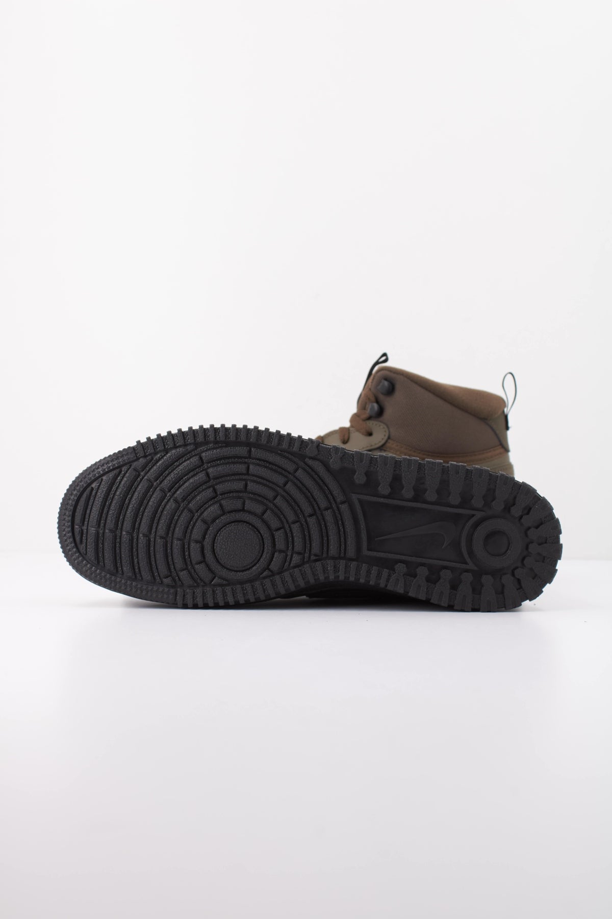 NIKE COURT VISION MID WINTER DR7882-200 en color MARRON (5)