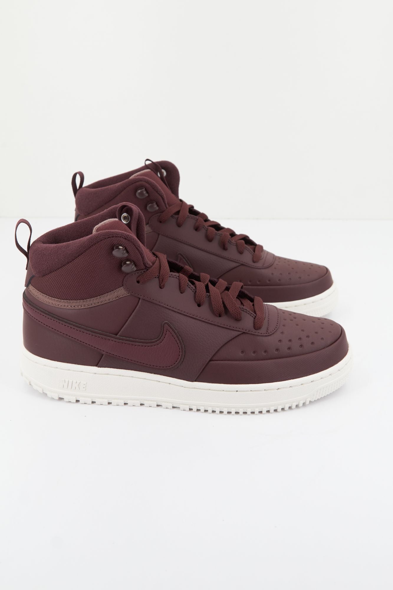 NIKE NIKE COURT VISION MID WINTER en color BURDEOS (1)