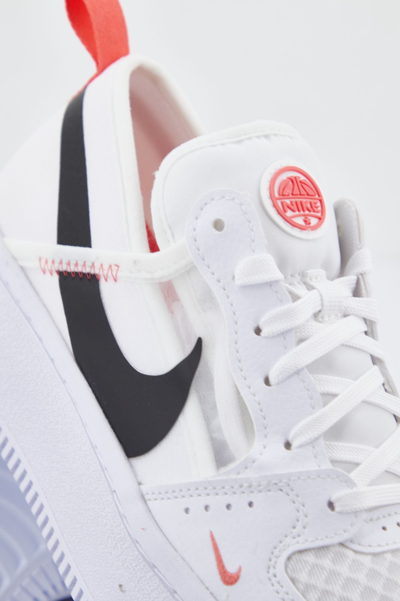 NIKE  VISION LOW WOM en color BLANCO (4)