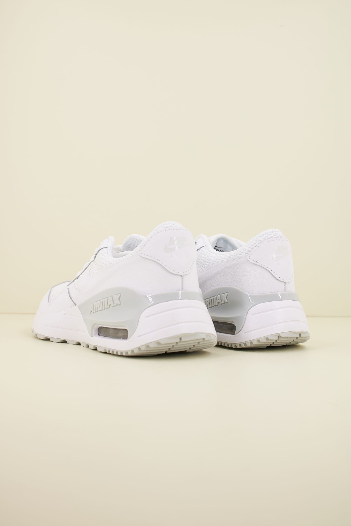 NIKE  MAX SYSTM en color BLANCO (3)