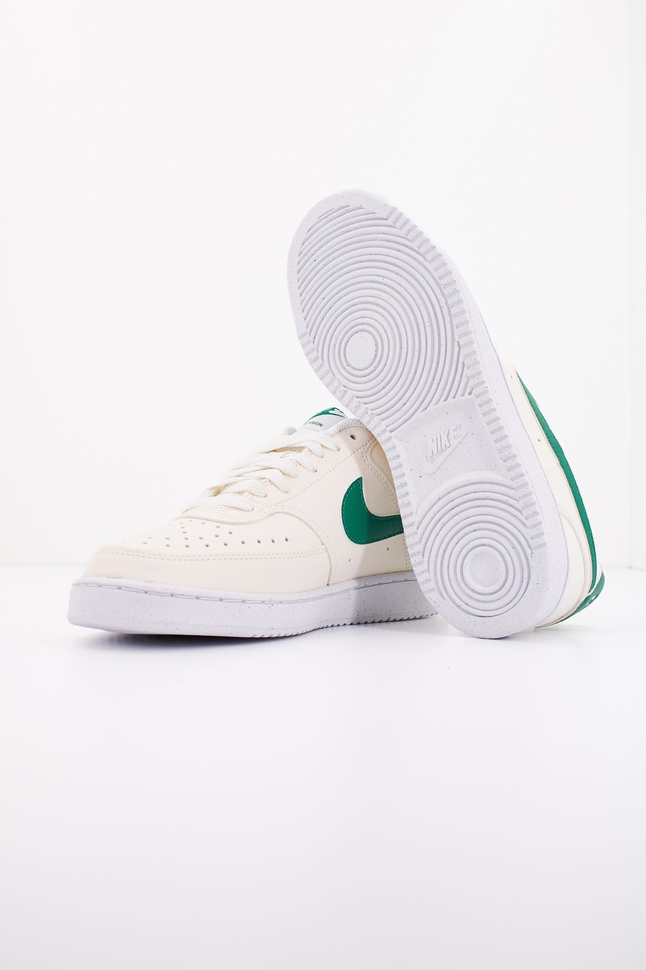 NIKE W NIKE COURT en color BEIS (4)