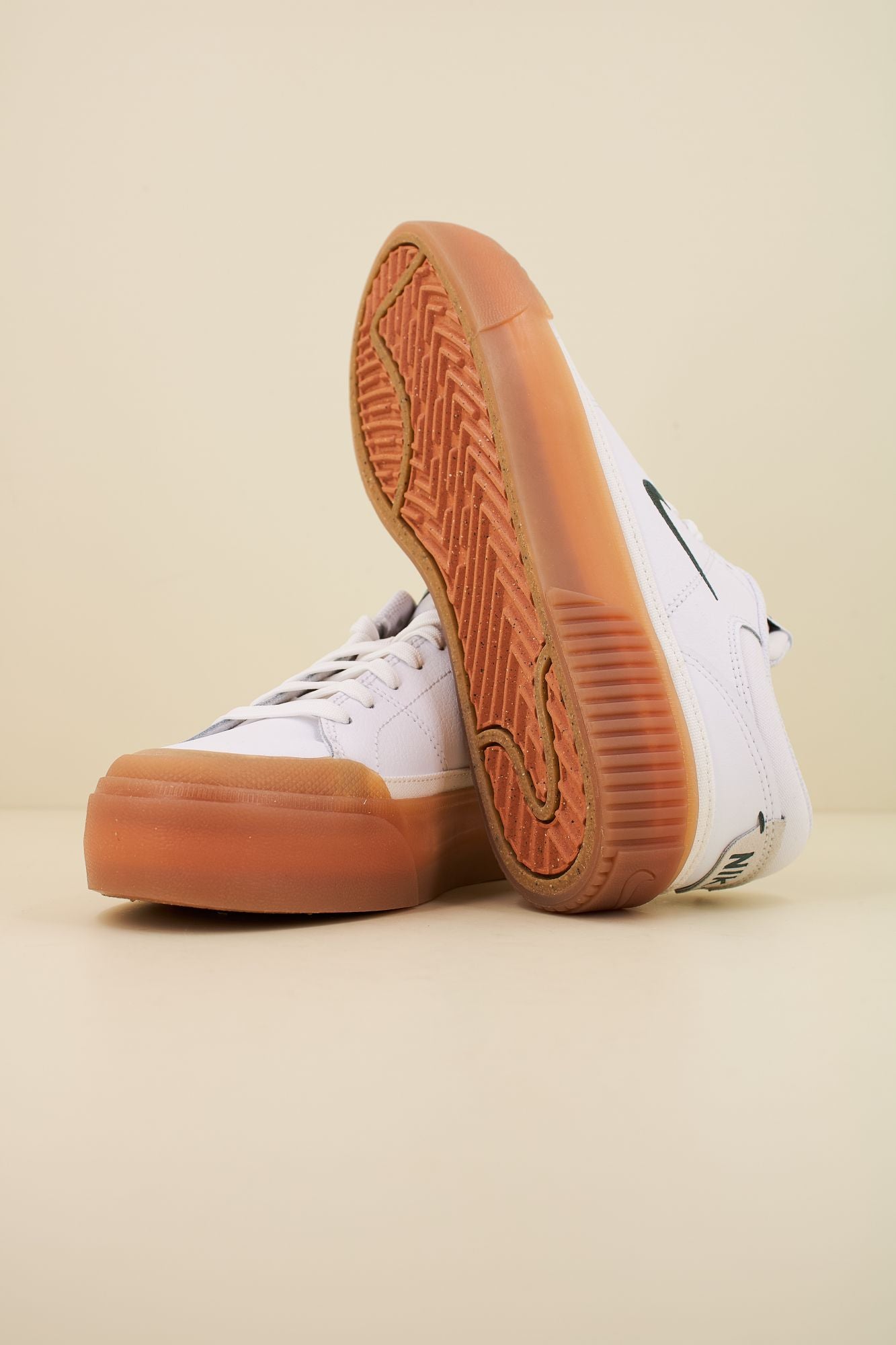 NIKE COURT LEGACY LIFT en color BLANCO (4)
