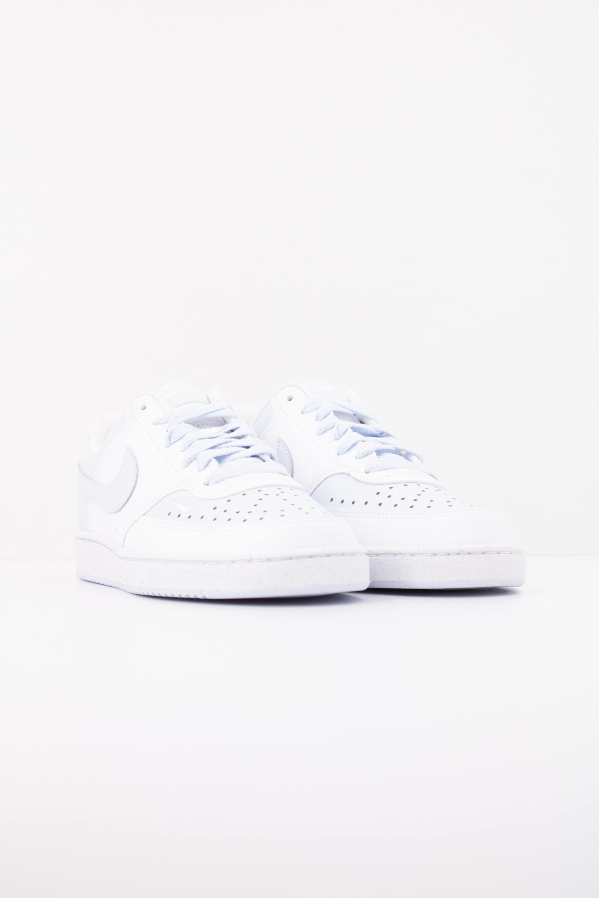 NIKE W NIKE COURT VISION LO NN en color BLANCO (2)