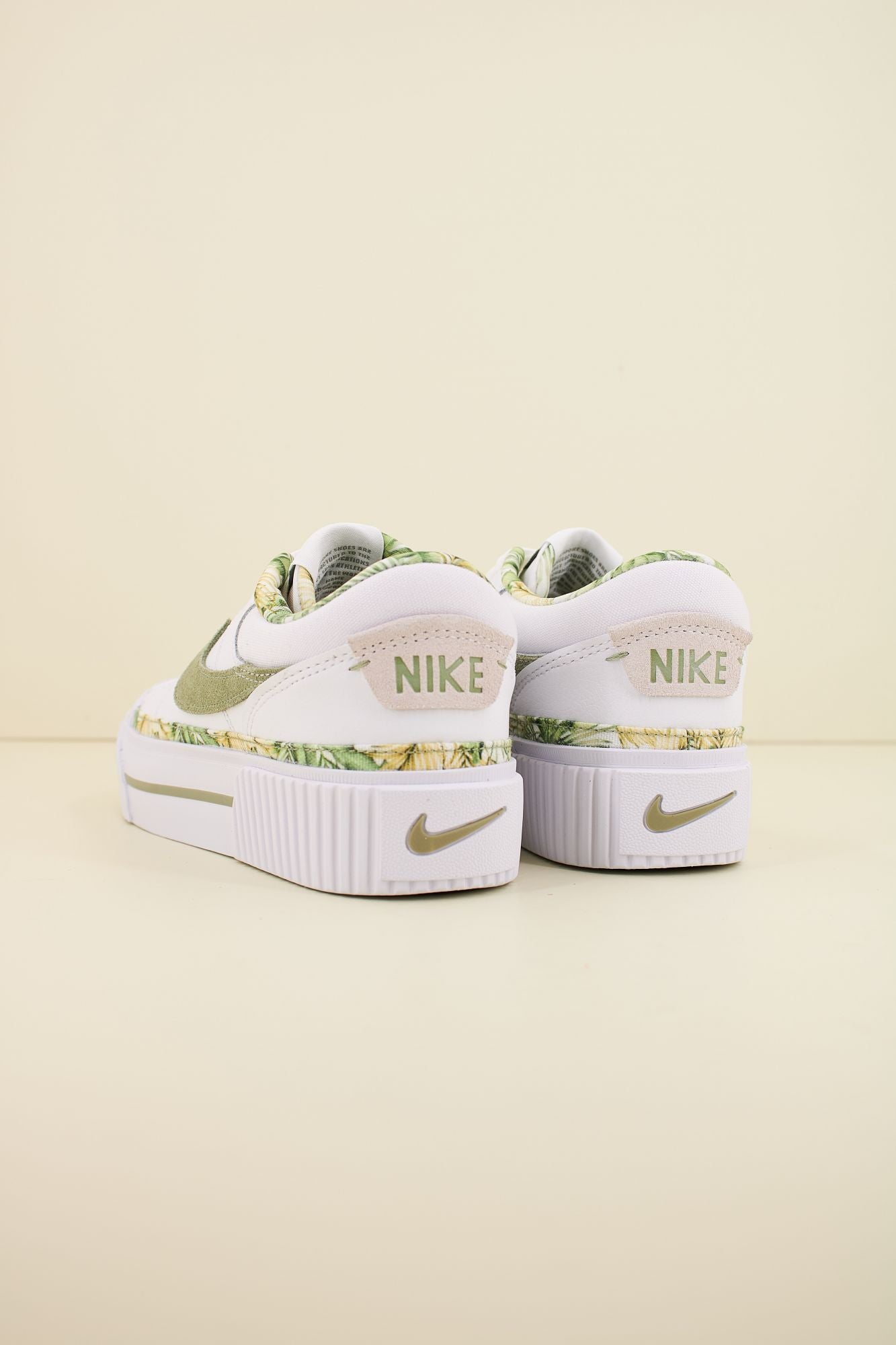 NIKE COURT LEGACY LIFT en color BLANCO (3)