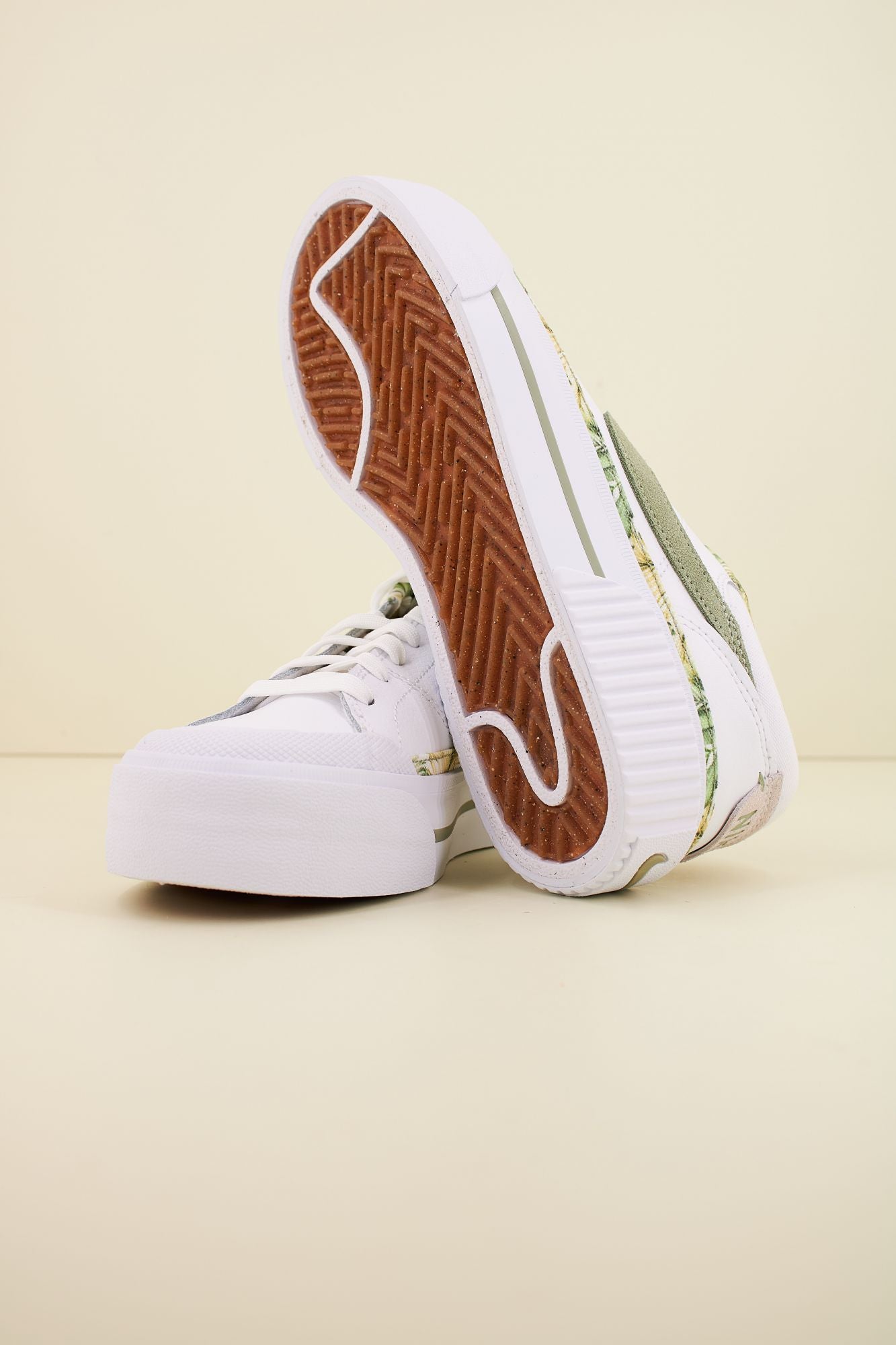NIKE COURT LEGACY LIFT en color BLANCO (4)