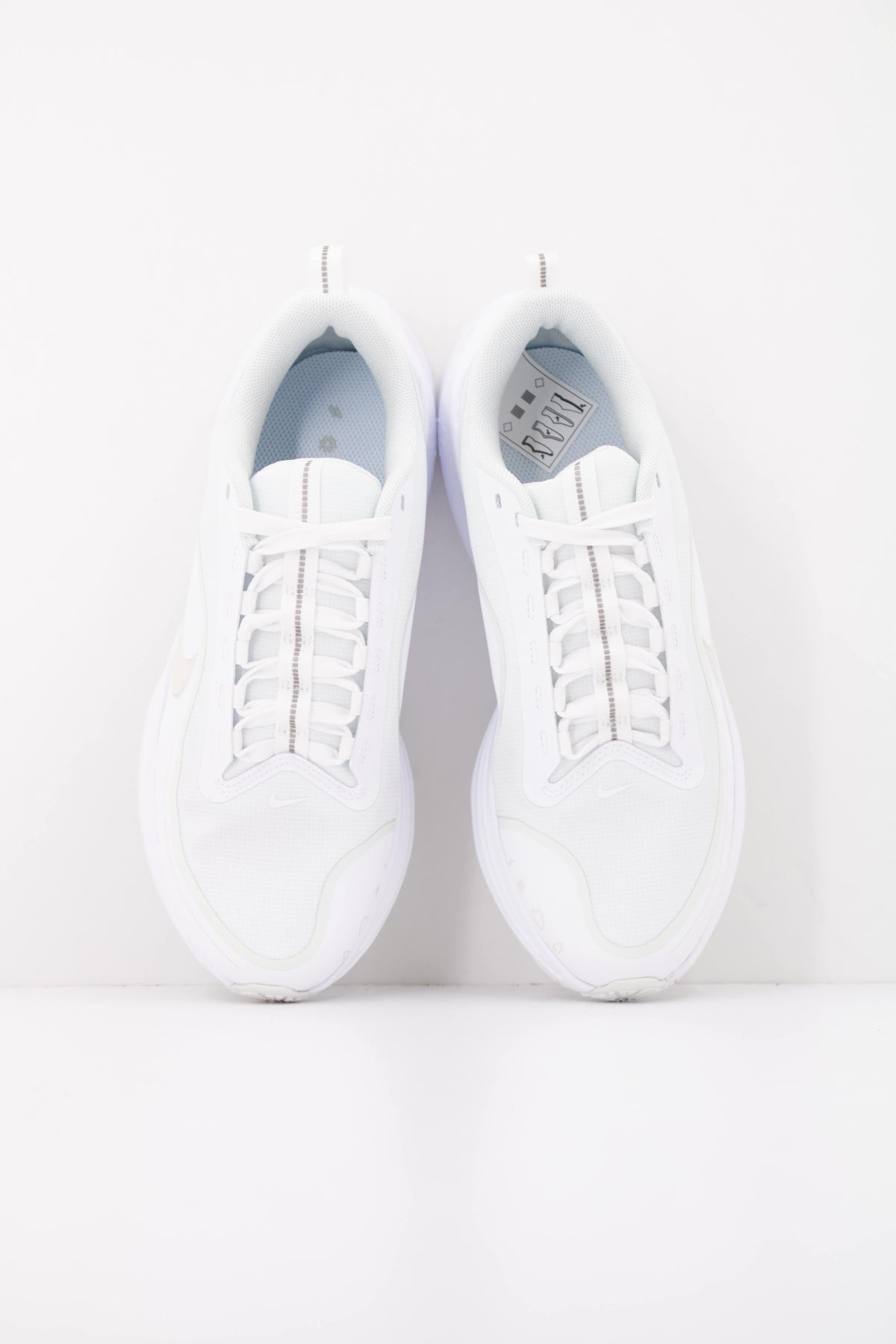 NIKE W NIKE REVOLUTION 8 UTILITY en color BLANCO (3)