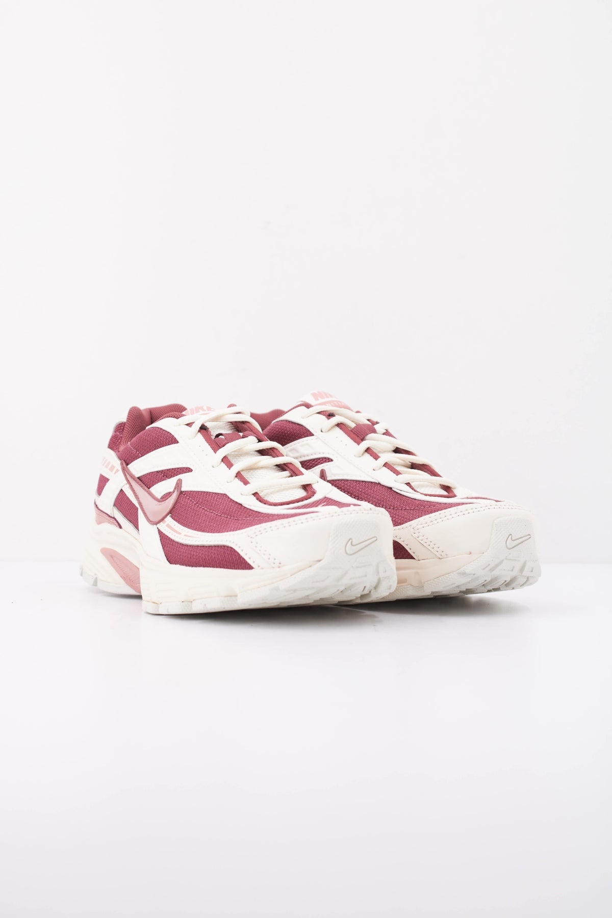 NIKE INITIATOR 394053-110 en color ROJO (2)