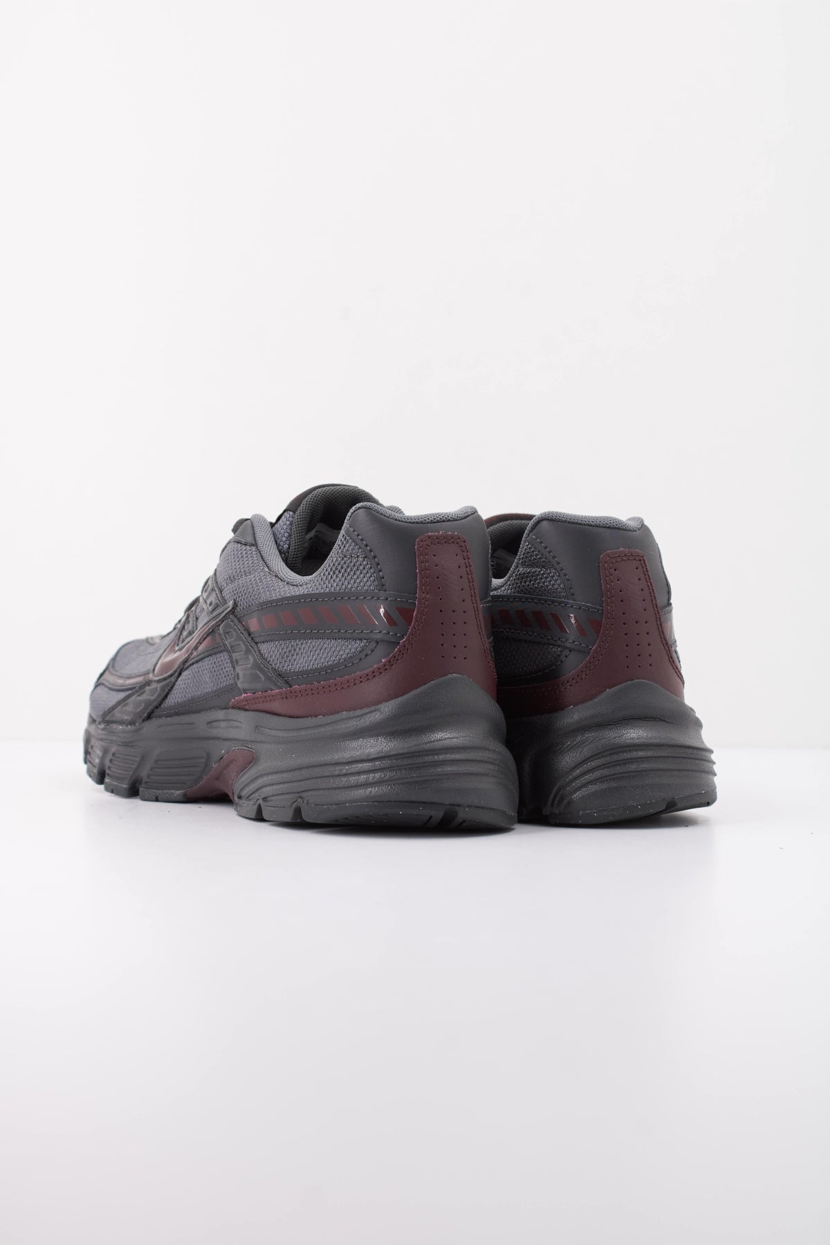 NIKE 394055 en color NEGRO (4)