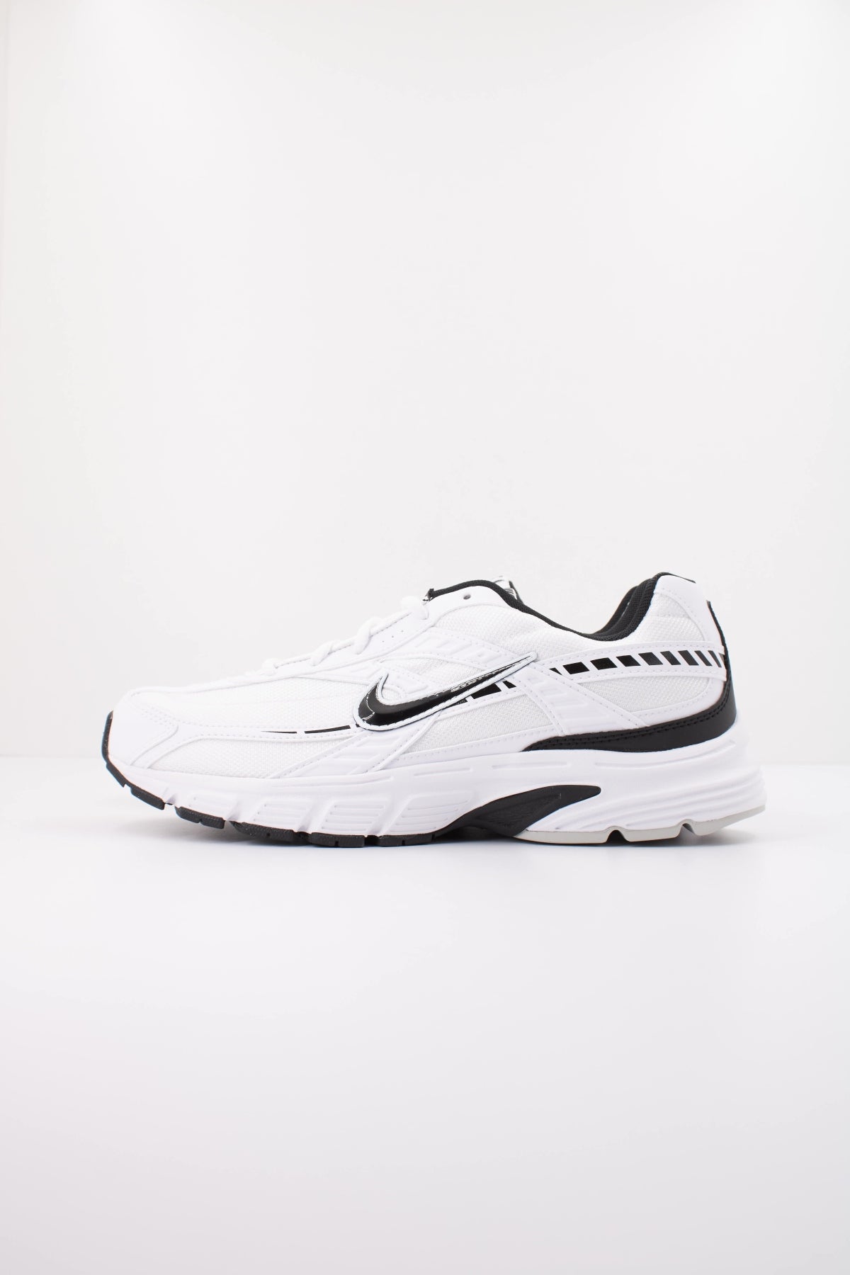 NIKE INITIATOR 394055 en color BLANCO (1)