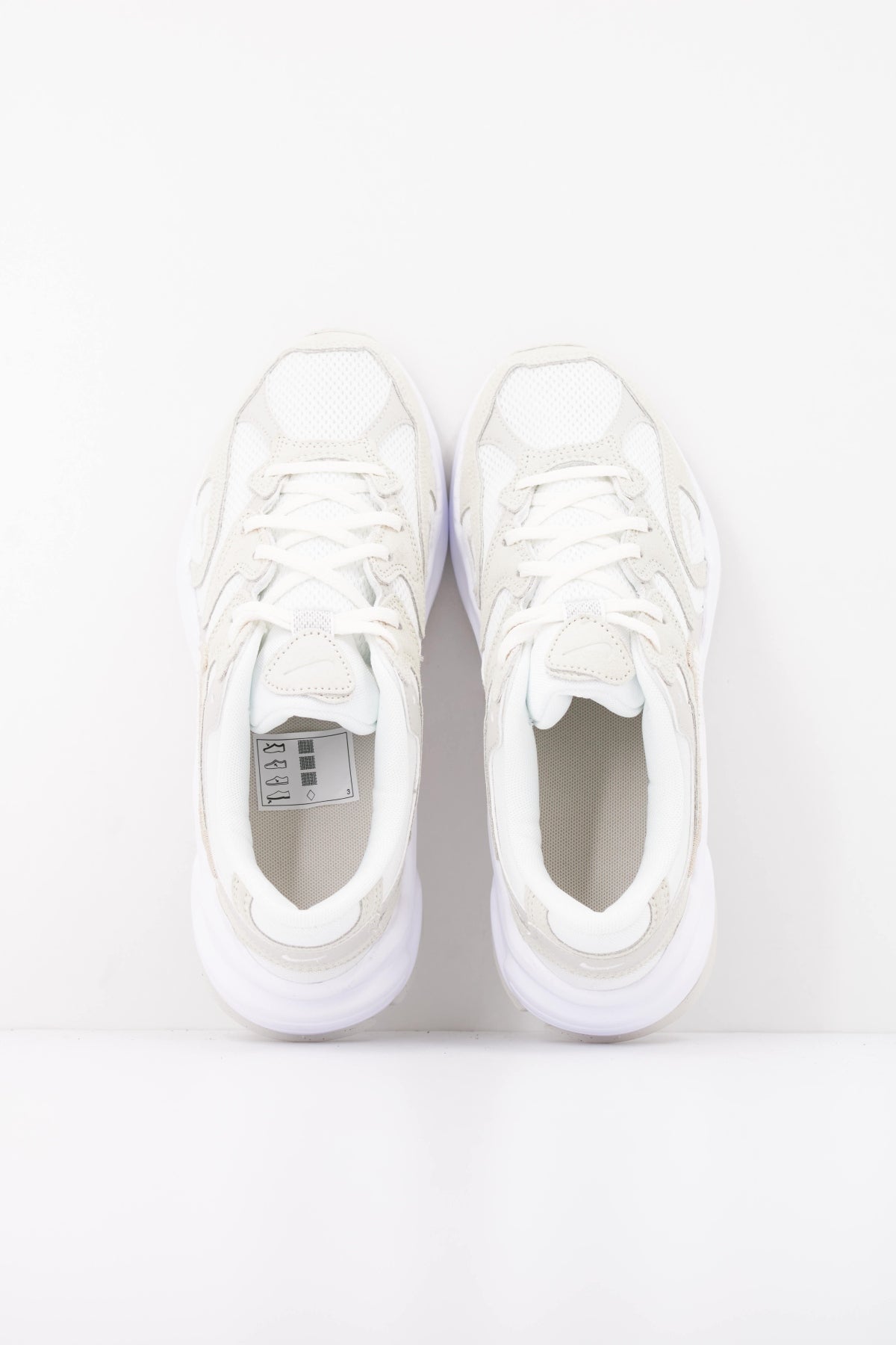 NIKE W NIKE AL8 en color BEIS (3)