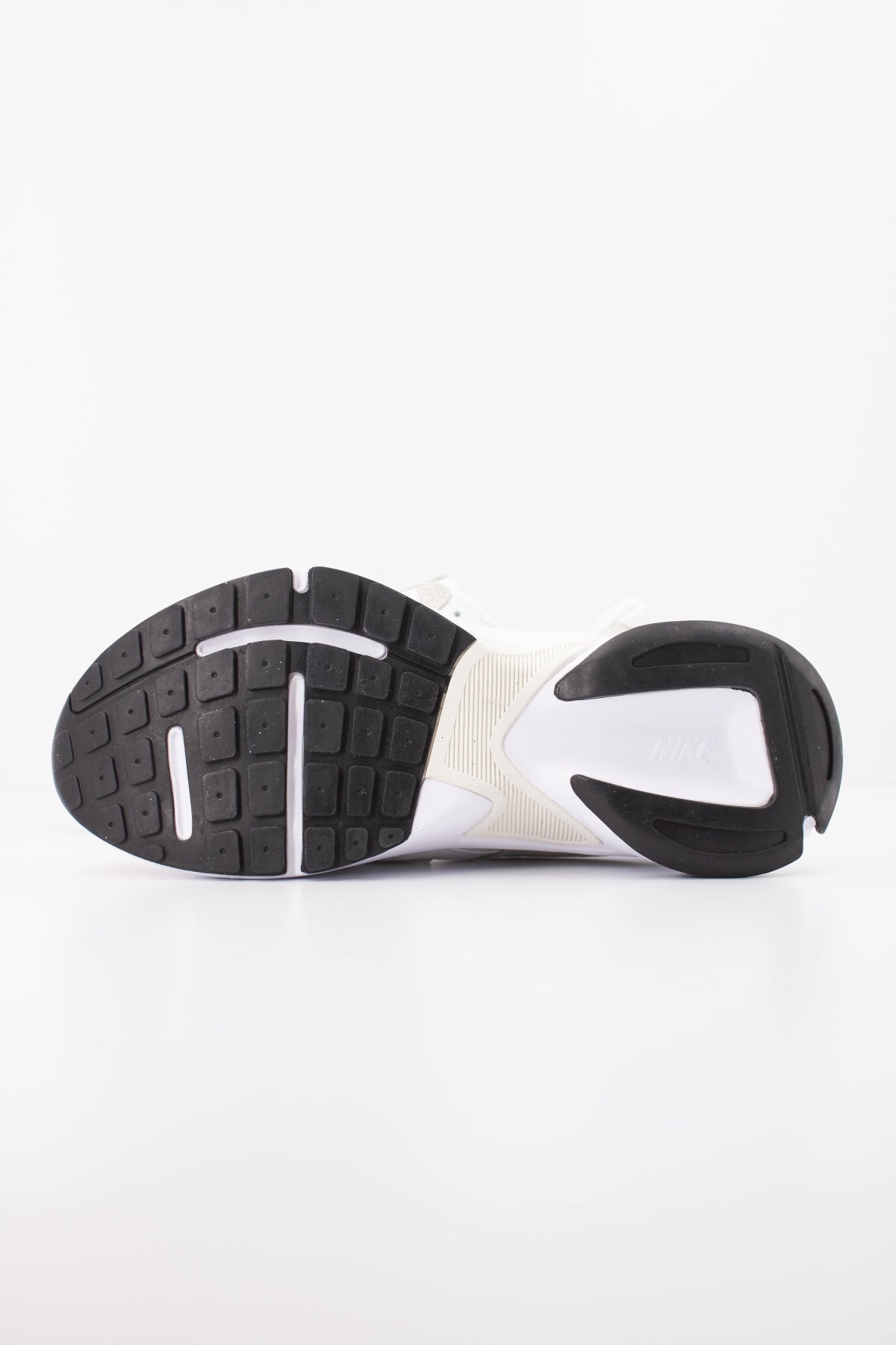 NIKE AL8 FJ3794 en color BLANCO (5)