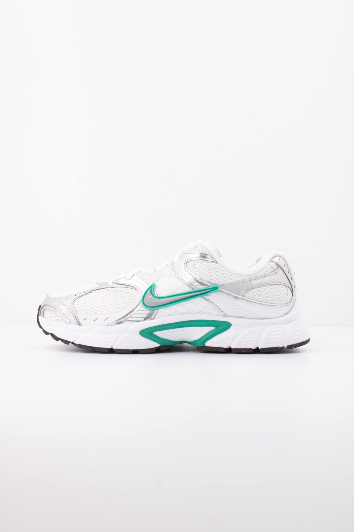 NIKE NIKE V5 RNR en color PLATA (1)