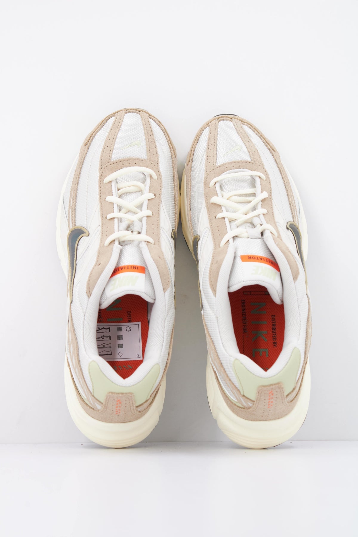 NIKE NIKE INITIATOR en color BEIS (3)