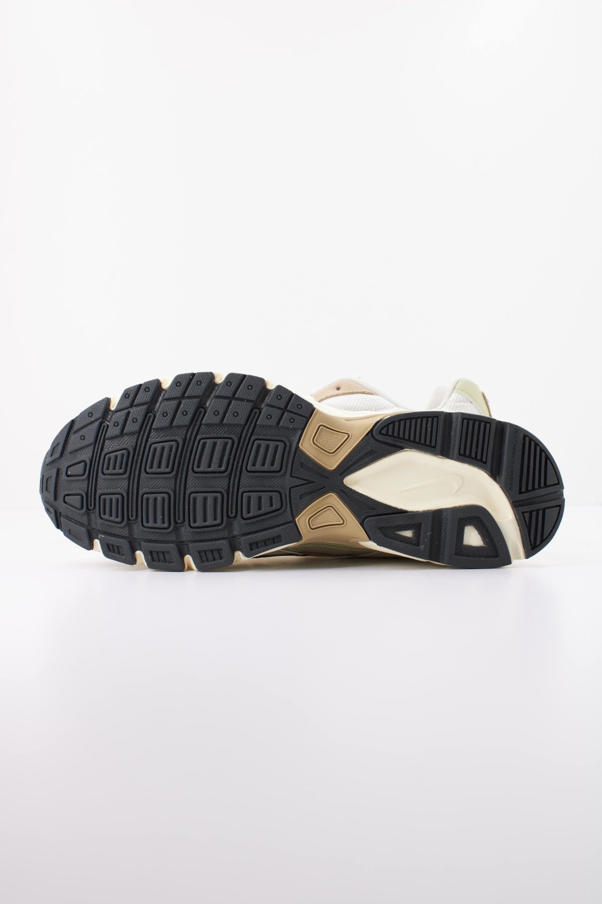 NIKE NIKE INITIATOR en color BEIS (5)