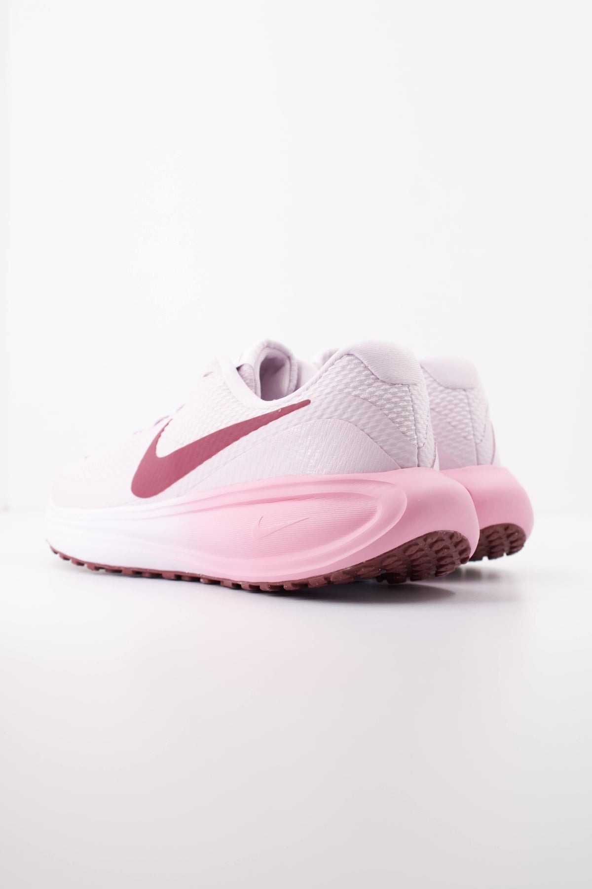 NIKE W NIKE REVOLUTION 8 en color ROSA (4)