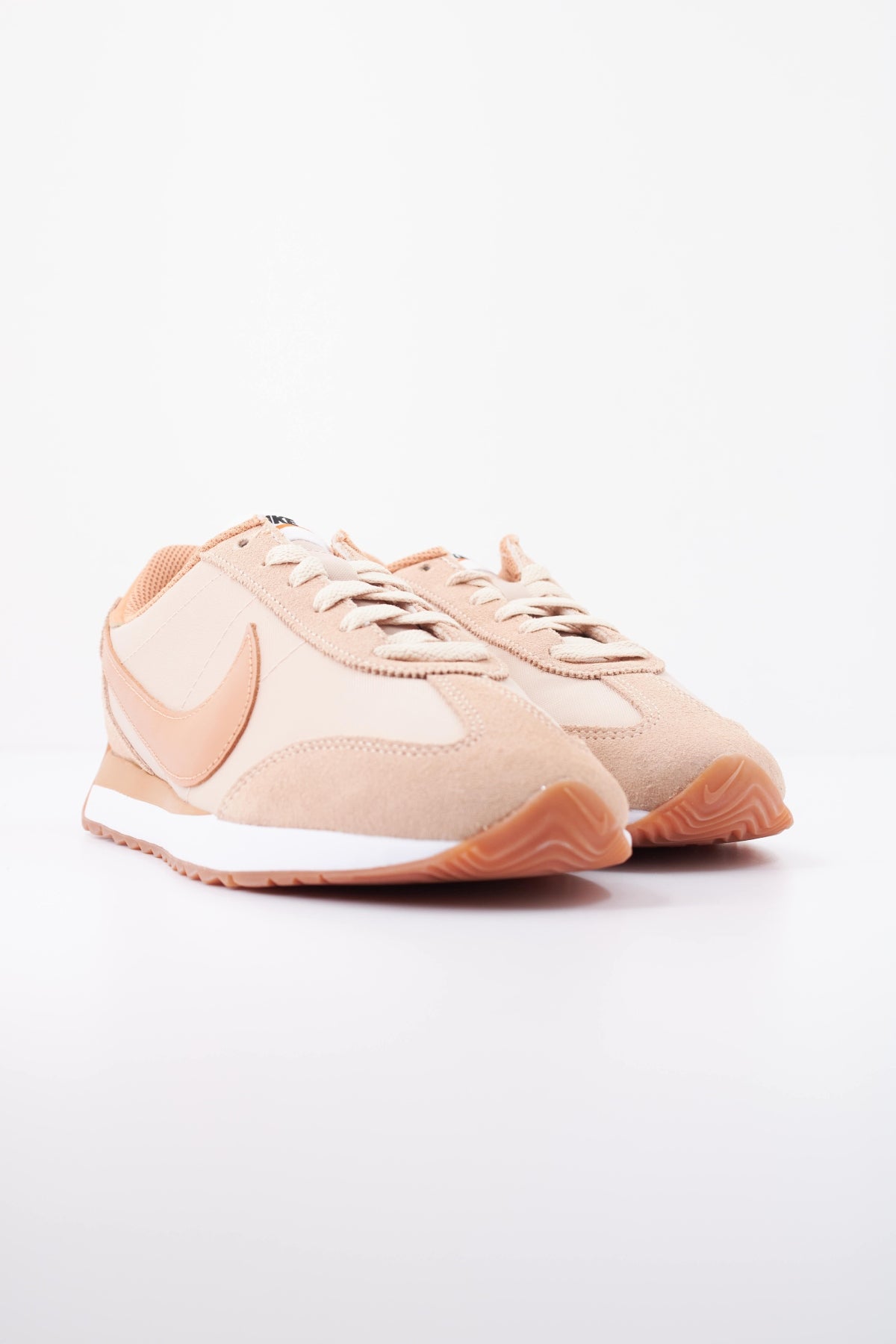 NIKE W NIKE PACIFIC en color NUDE (2)
