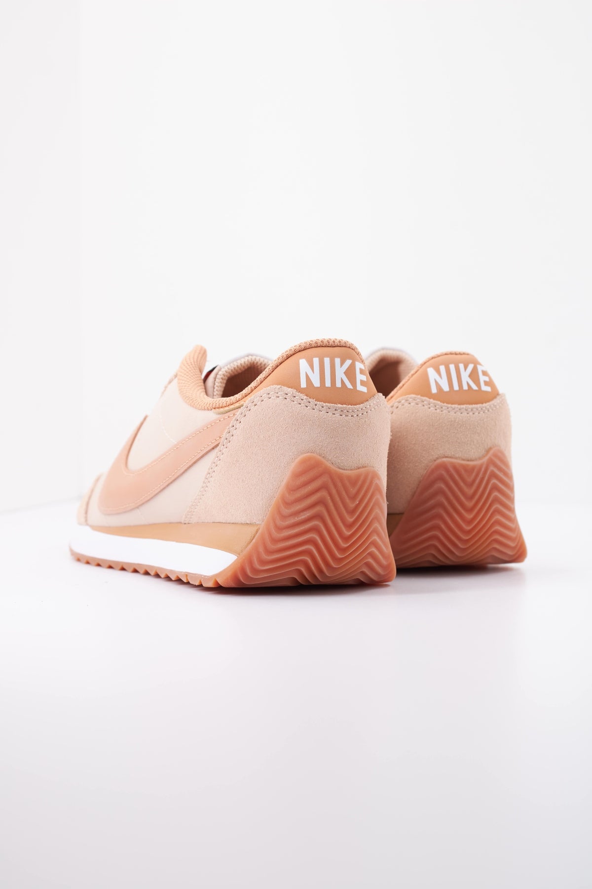 NIKE HM4771  en color NUDE (4)