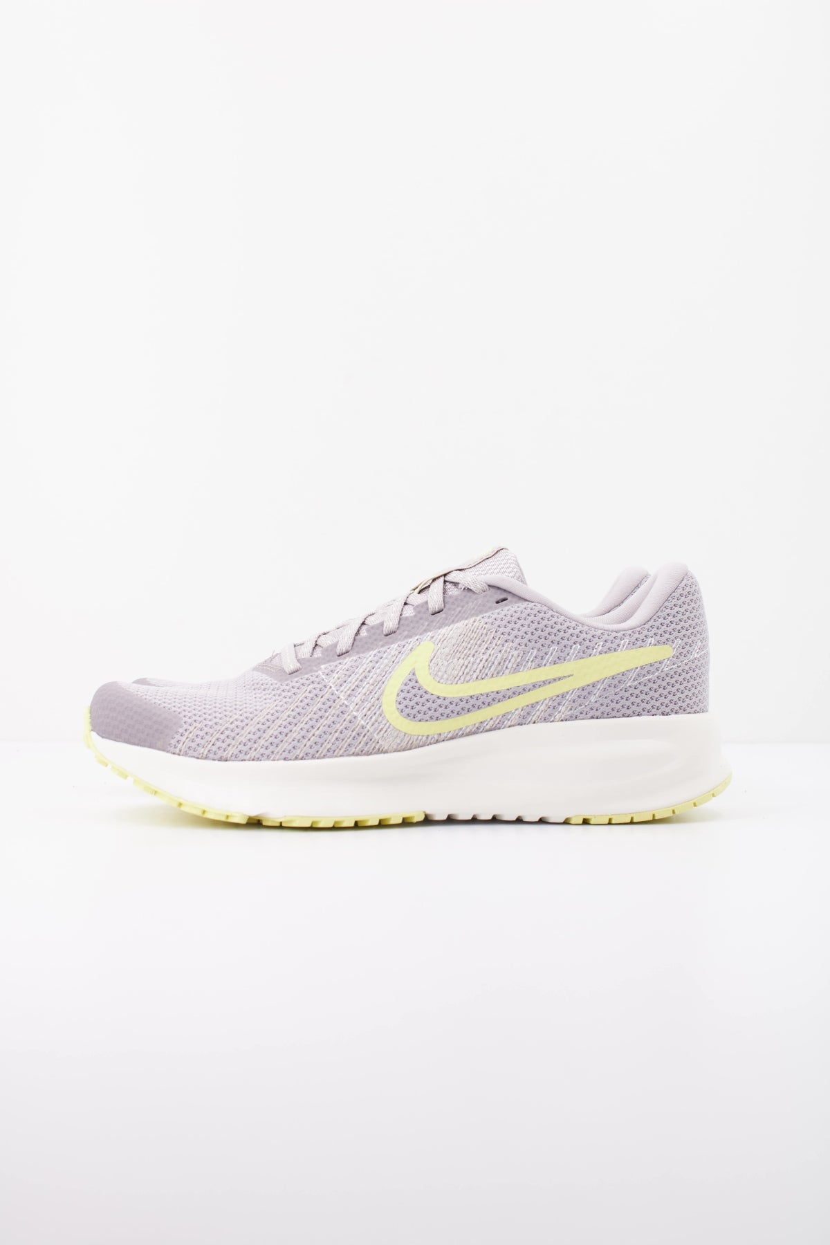 NIKE W NIKE RUN DEFY en color GRIS (1)