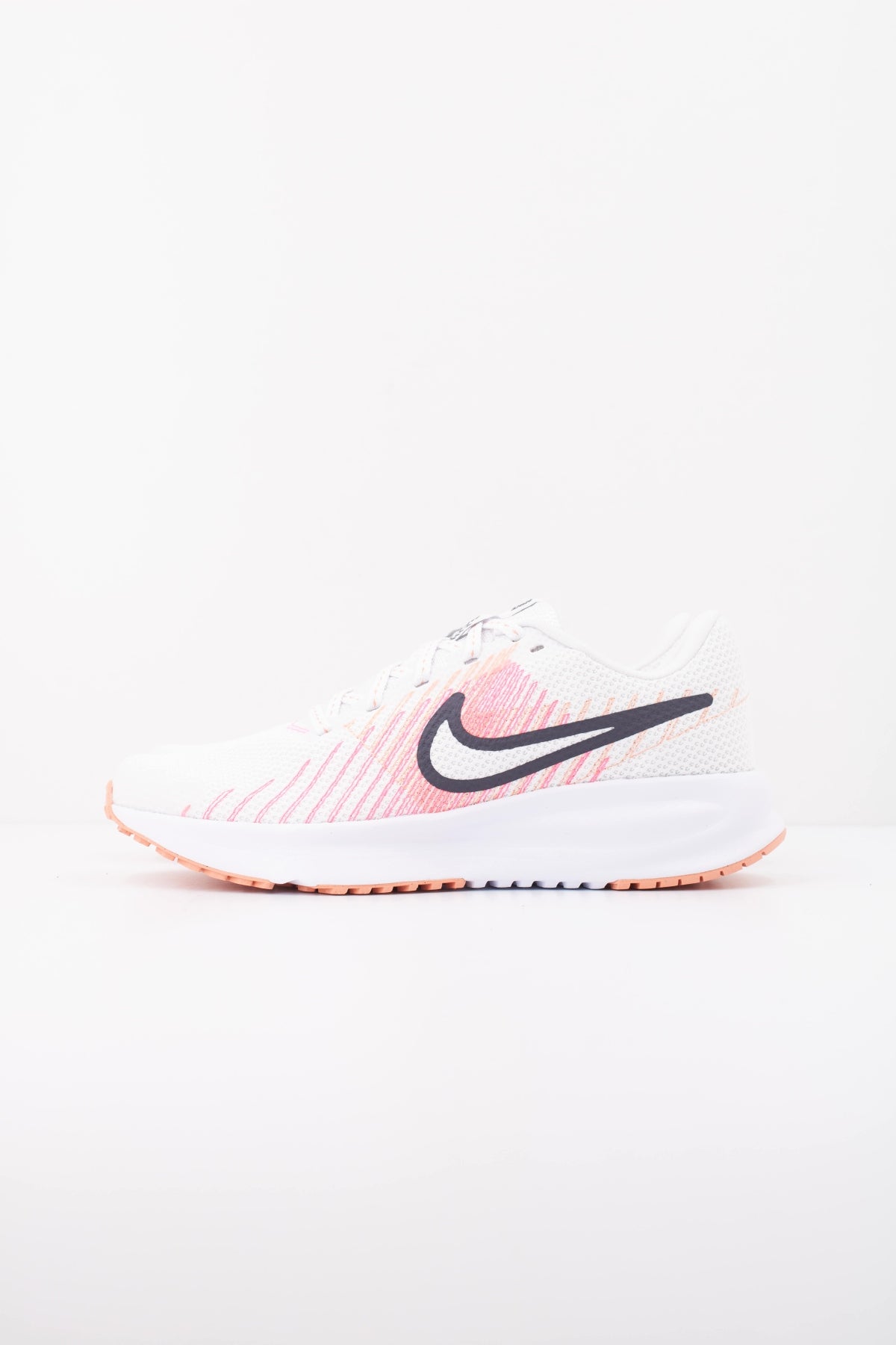 NIKE W NIKE RUN DEFY en color BLANCO (1)