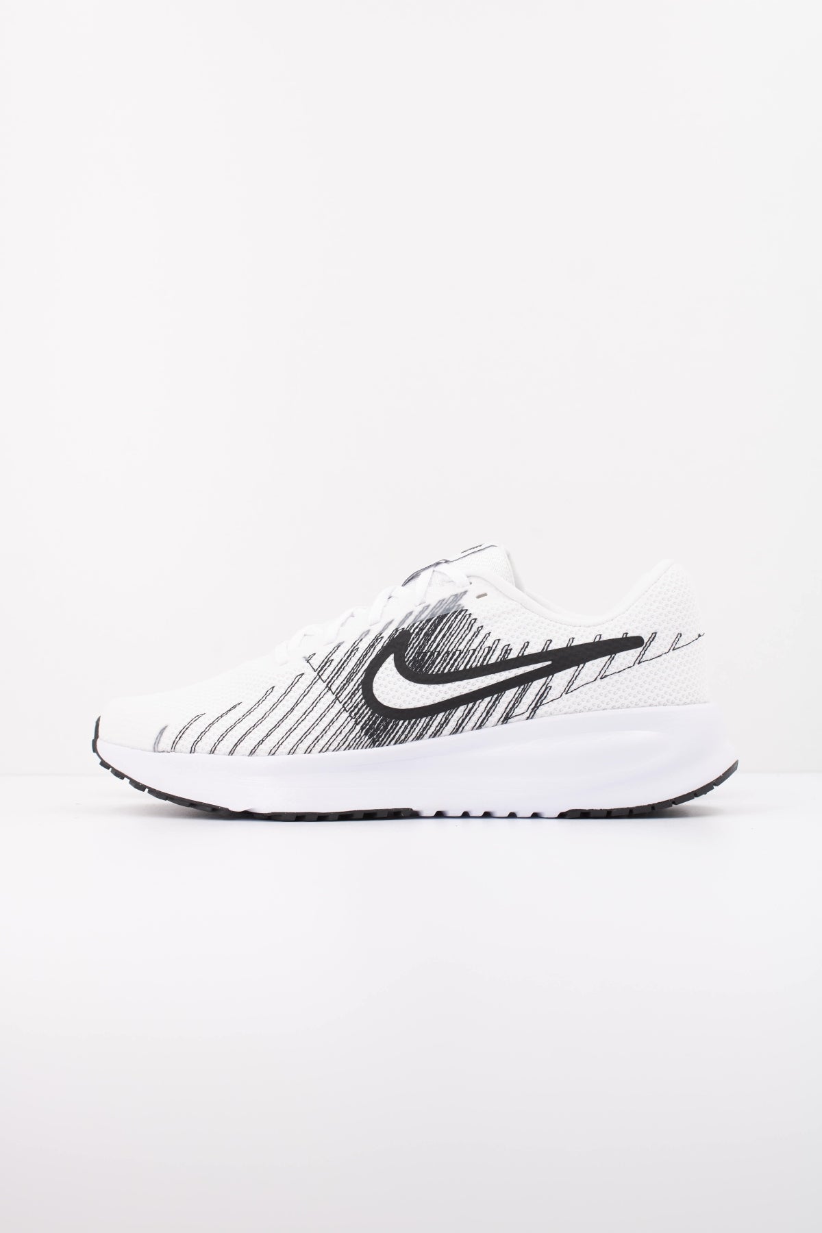 NIKE NIKE RUN DEFY en color BLANCO (1)