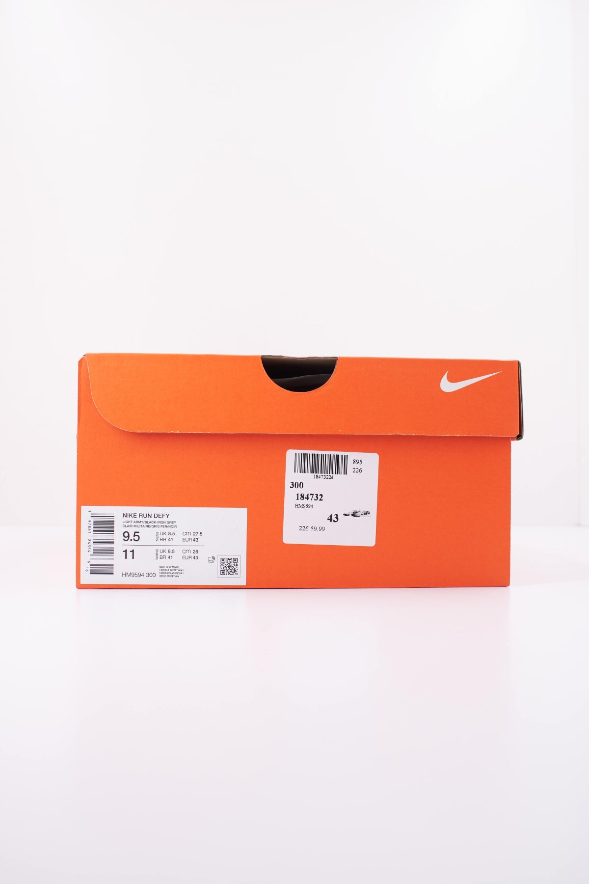 NIKE NIKE RUN DEFY en color VERDE (6)