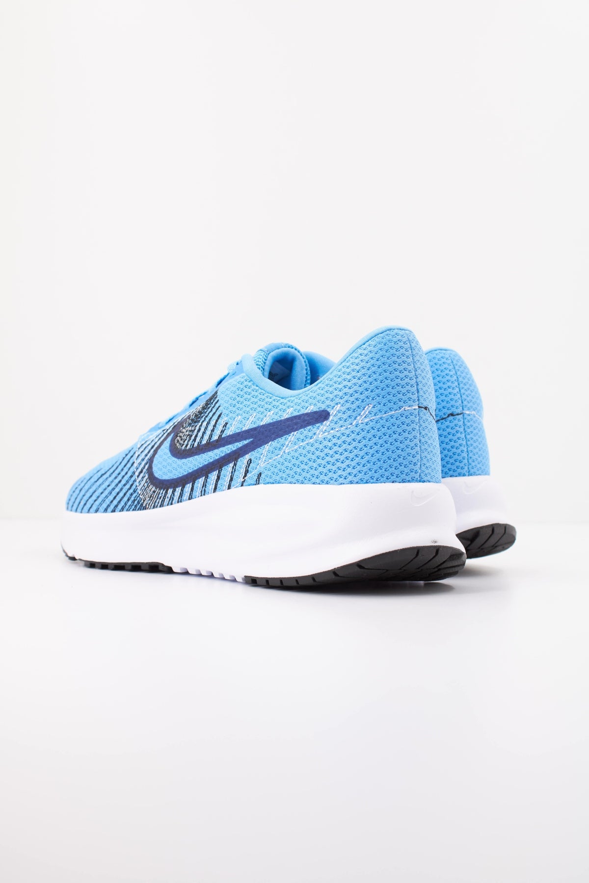 NIKE NIKE RUN DEFY en color AZUL (4)