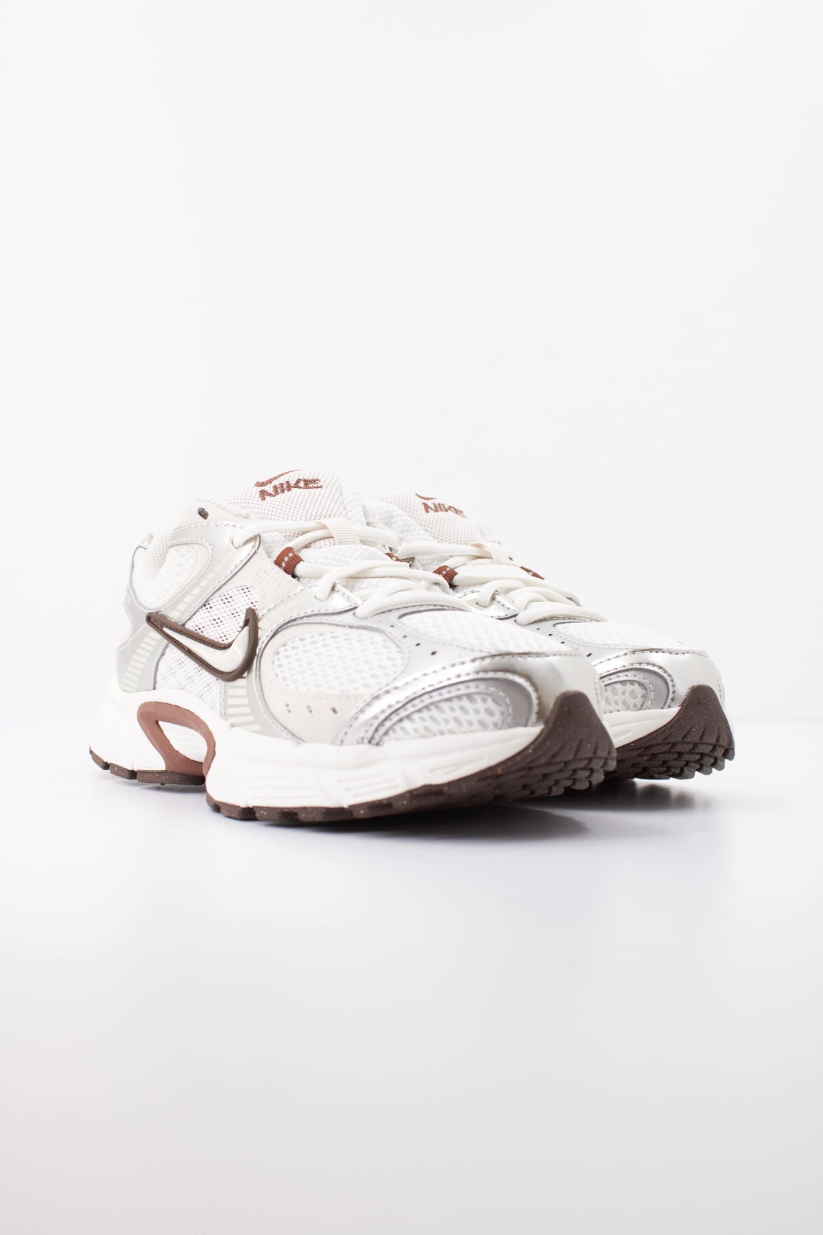 NIKE W NIKE V5 RNR en color BLANCO (2)