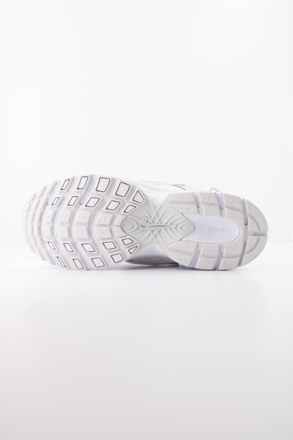 NIKE W NIKE V5 RNR en color BLANCO (5)