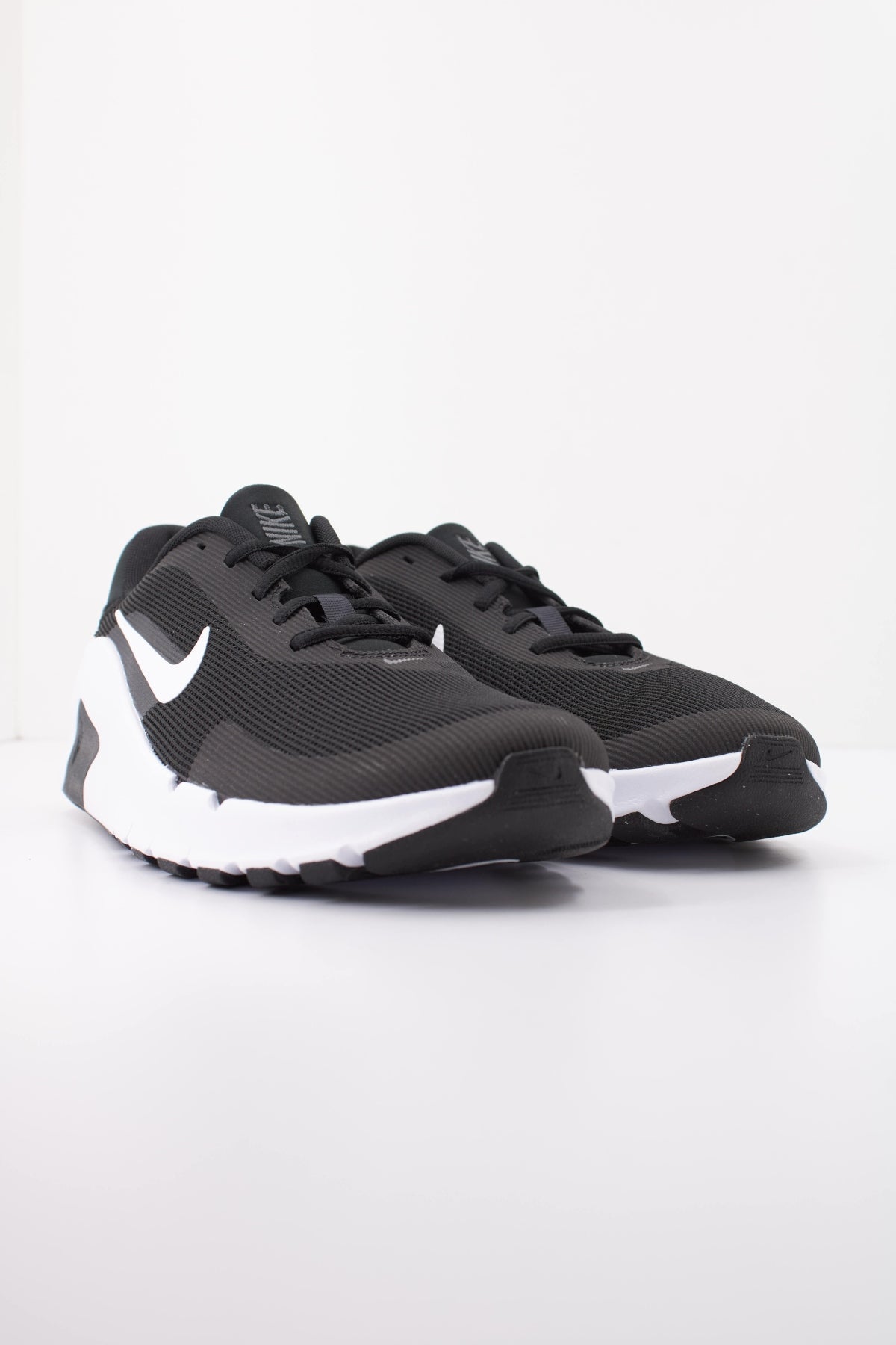 NIKE NIKE FLEX TRAIN en color NEGRO (2)
