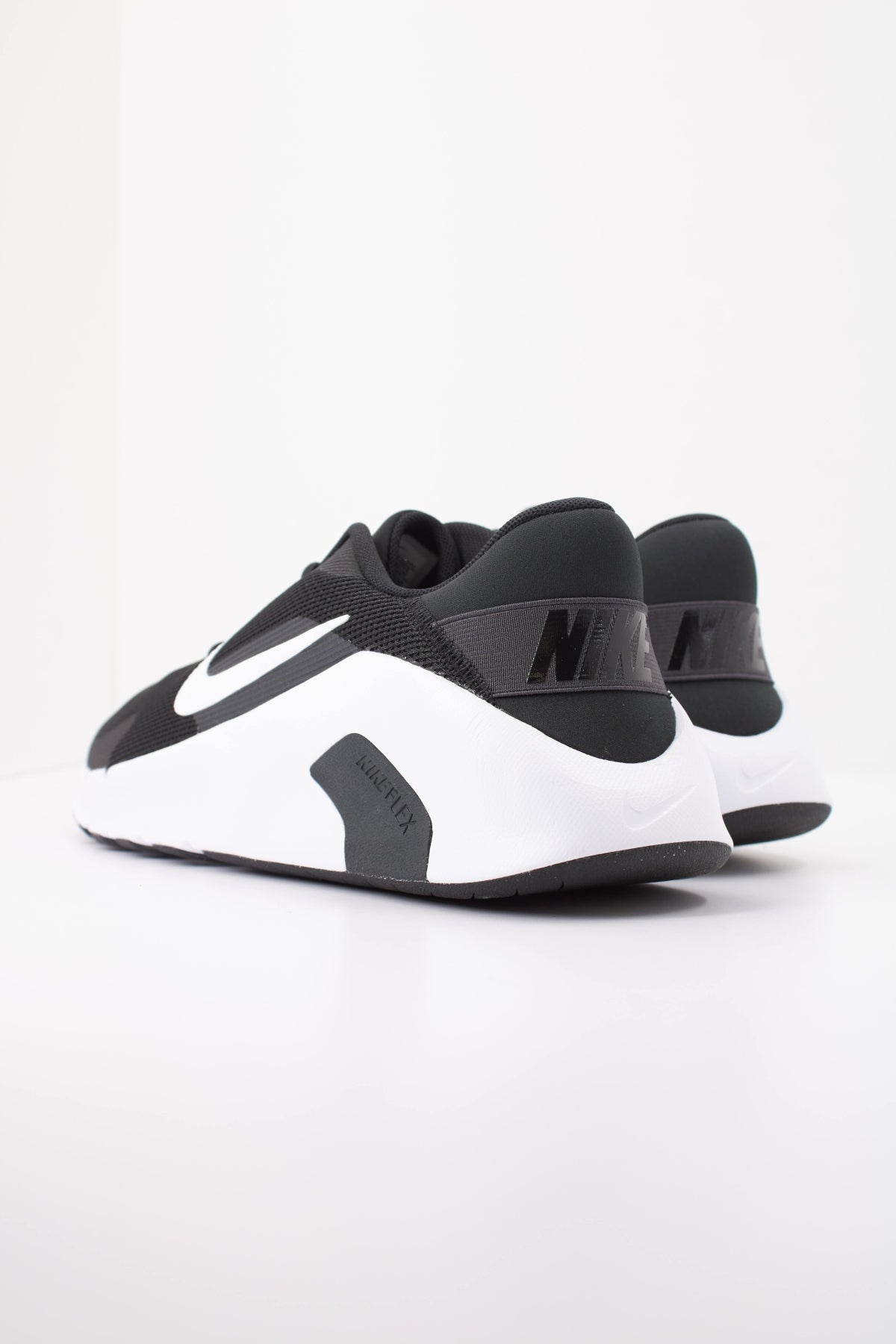 NIKE NIKE FLEX TRAIN en color NEGRO (4)
