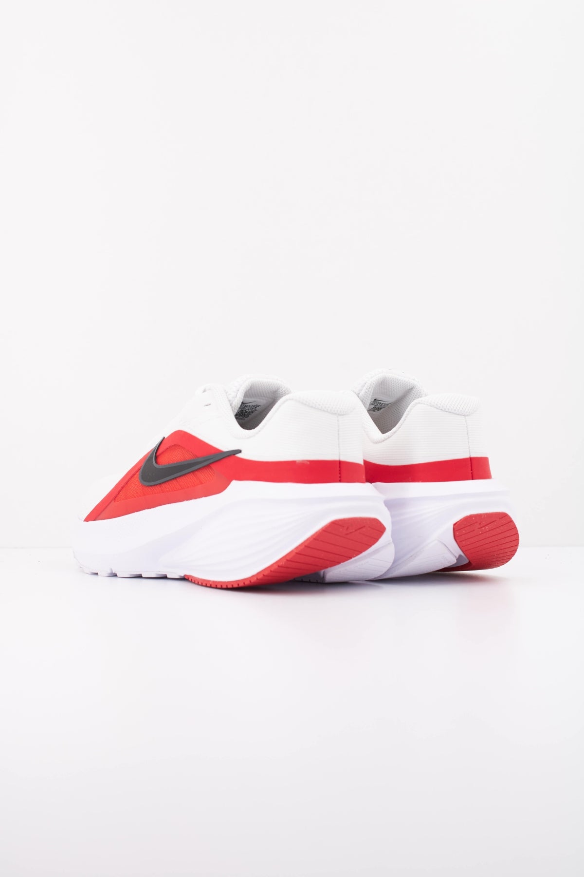 NIKE NIKE DOWNSHIFTER 14 en color BLANCO (4)