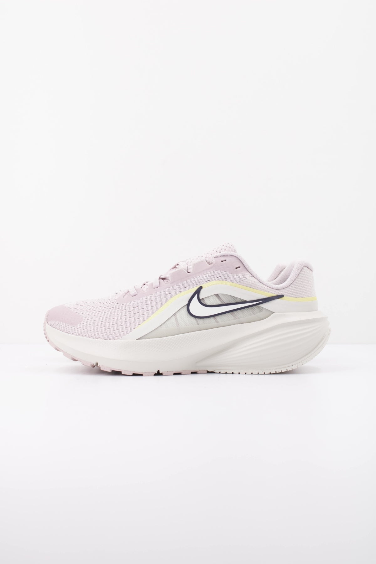 NIKE W NIKE DOWNSHIFTER 14 en color NUDE (1)