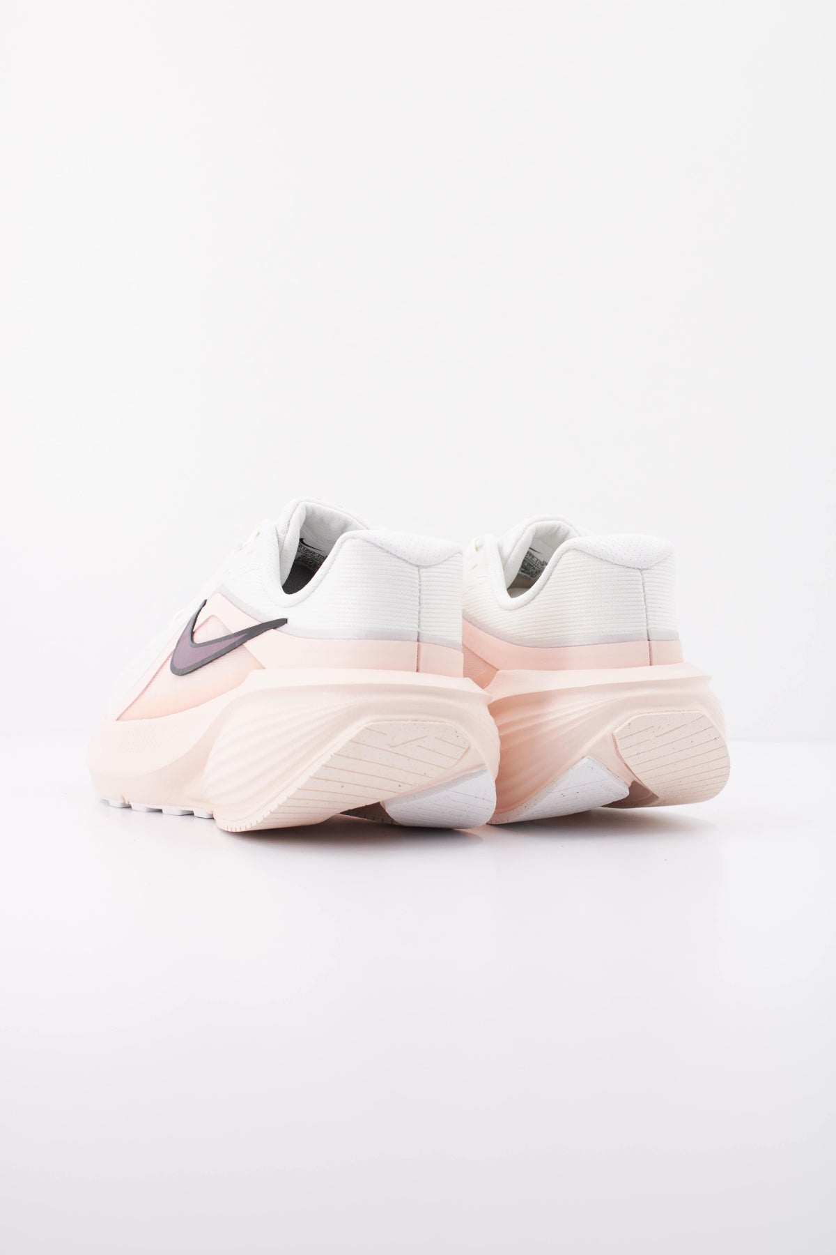 NIKE W NIKE DOWNSHIFTER 14 en color BLANCO (4)
