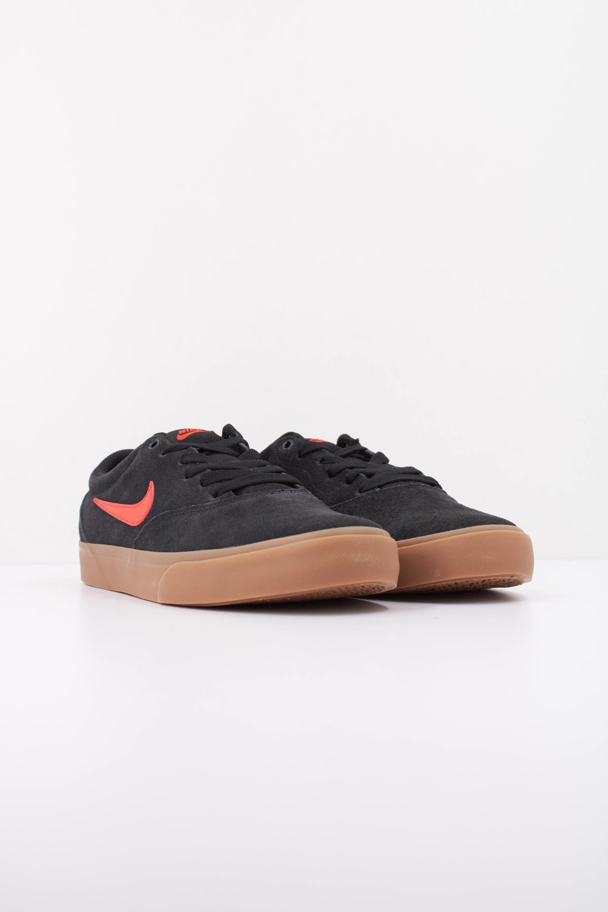 NIKE NIKE CHARGE SUEDE en color NEGRO (2)