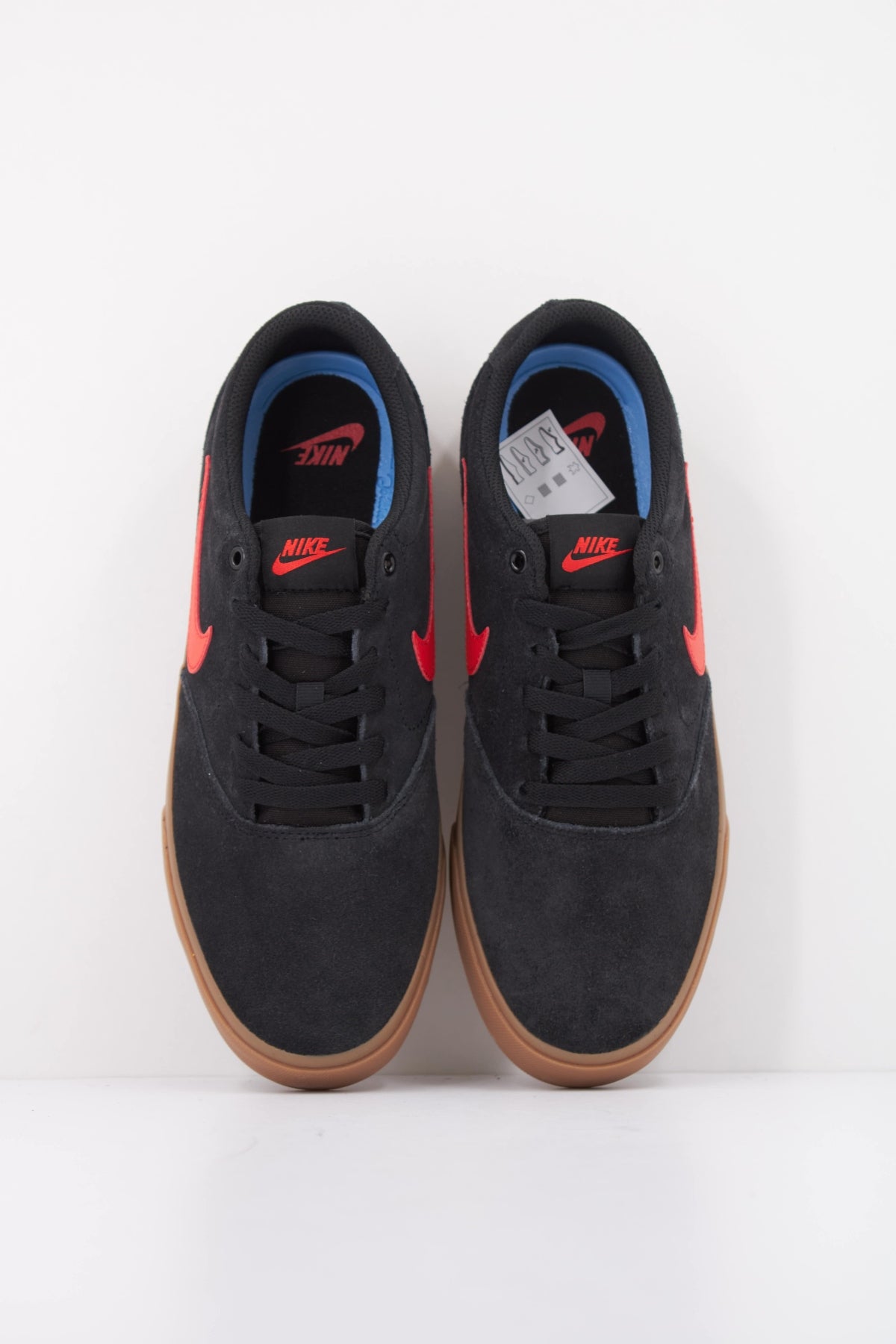 NIKE NIKE CHARGE SUEDE en color NEGRO (3)