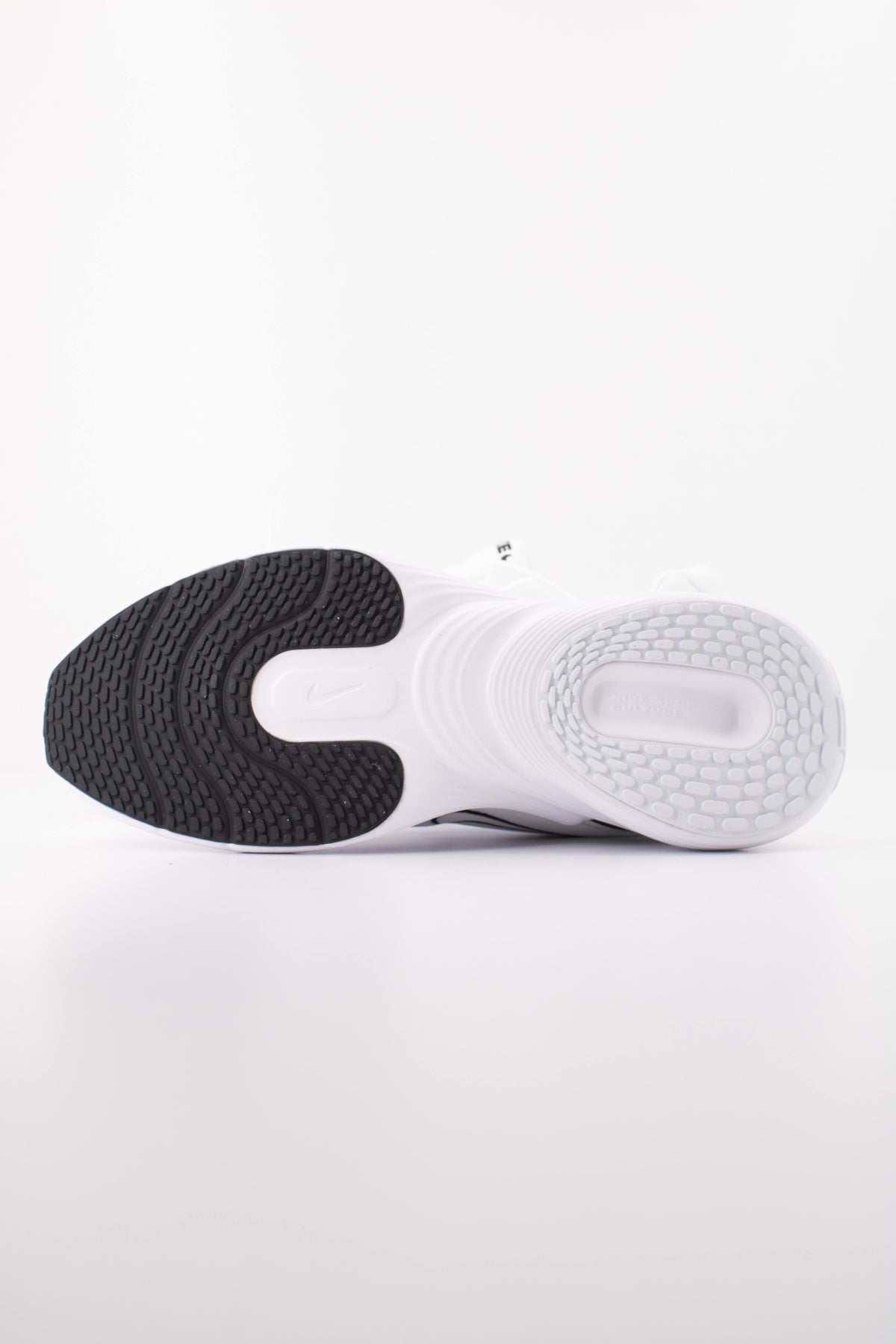 NIKE NIKE UPLIFT SC en color BLANCO (5)