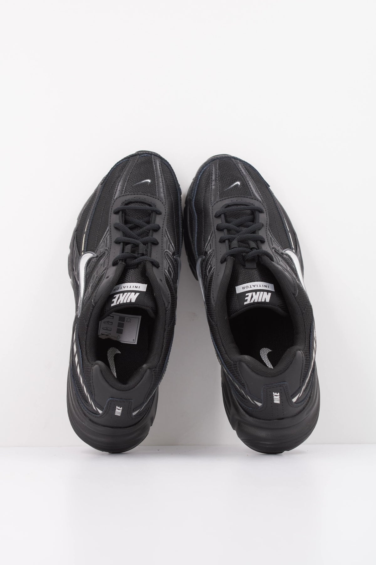 NIKE NIKE INITIATOR en color NEGRO (3)