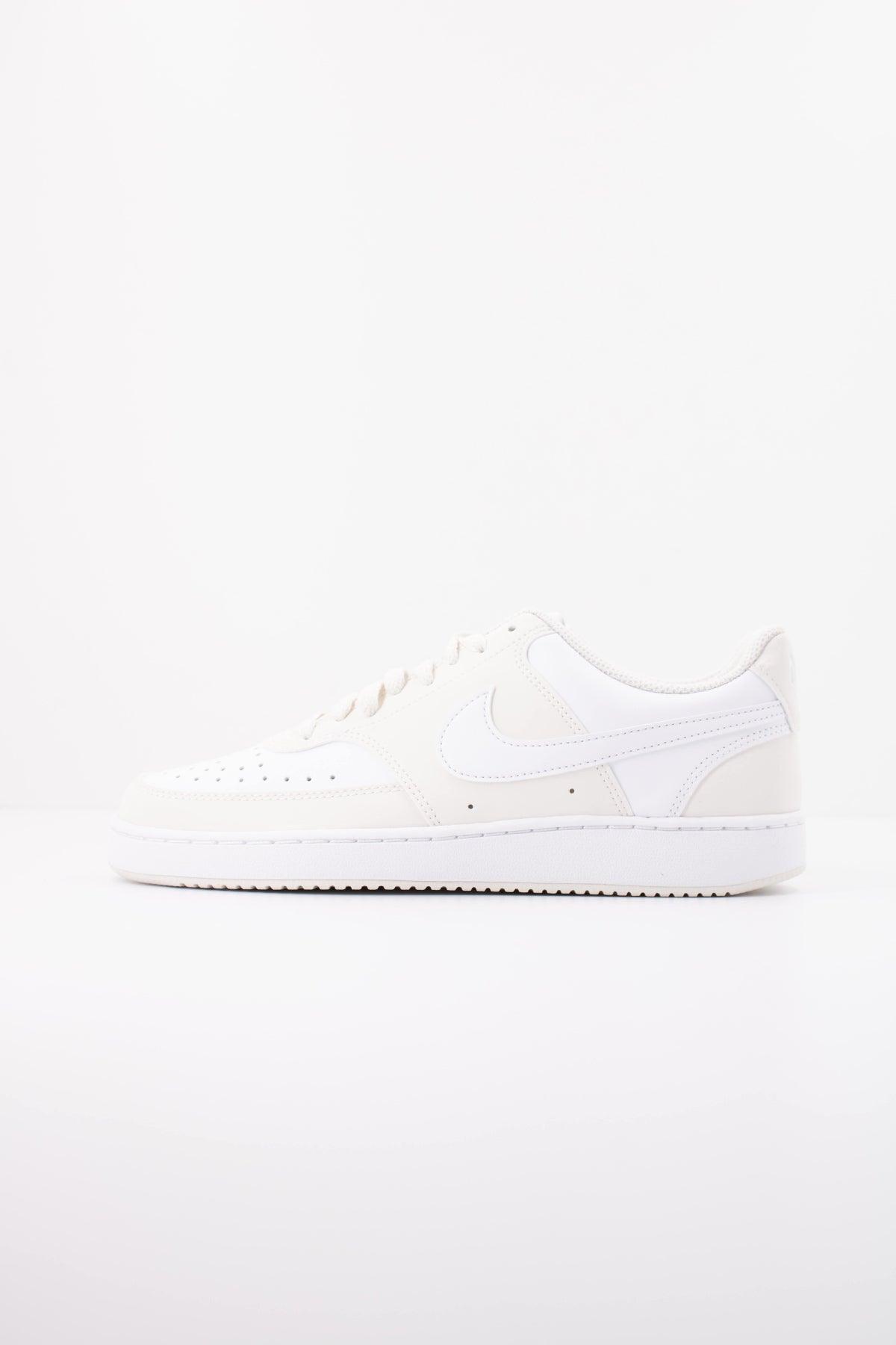 NIKE W NIKE COURT VISION LO P NBK en color BEIS (1)