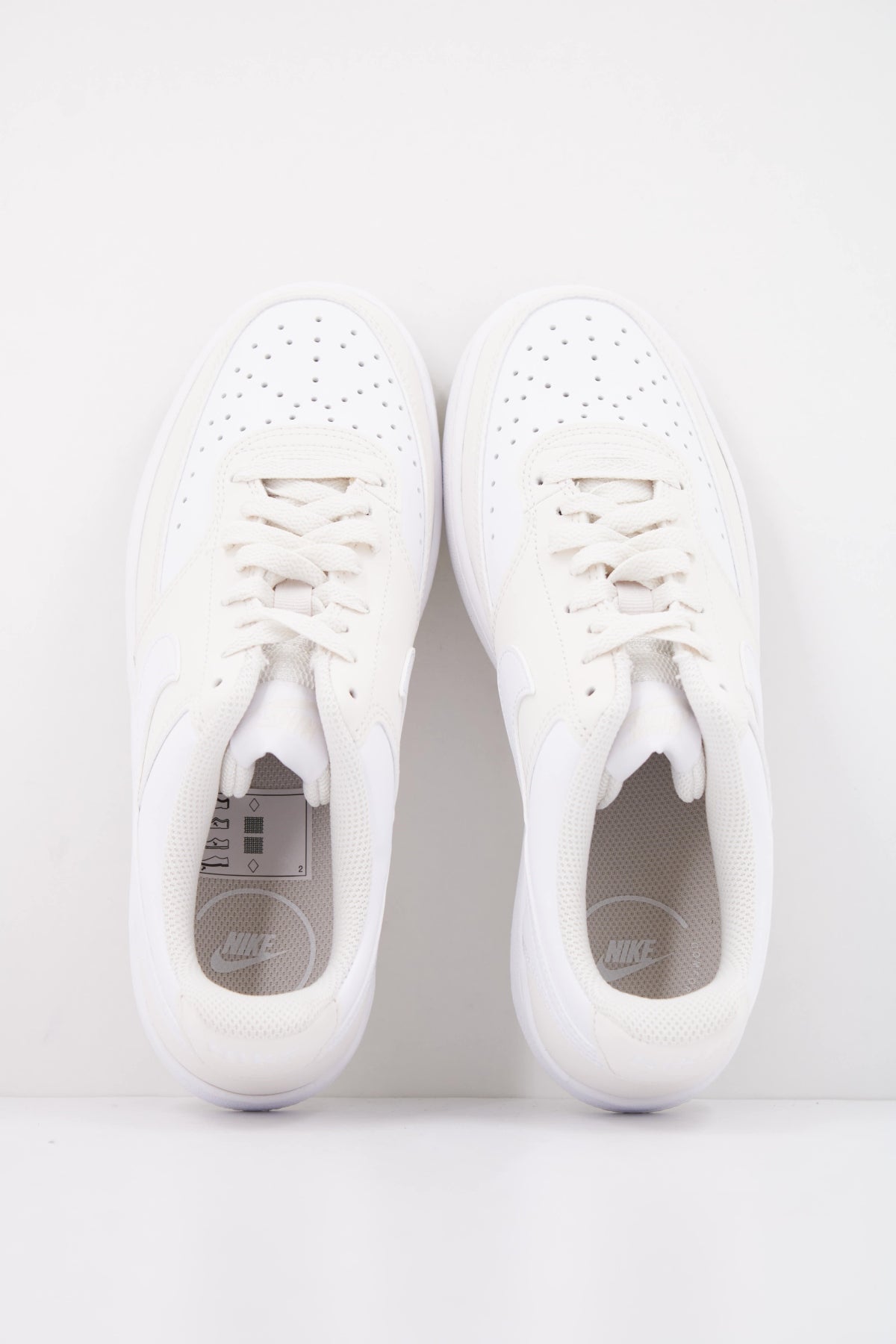 NIKE COURT VISION LOW PREMIUM IM1652 en color BEIS (3)