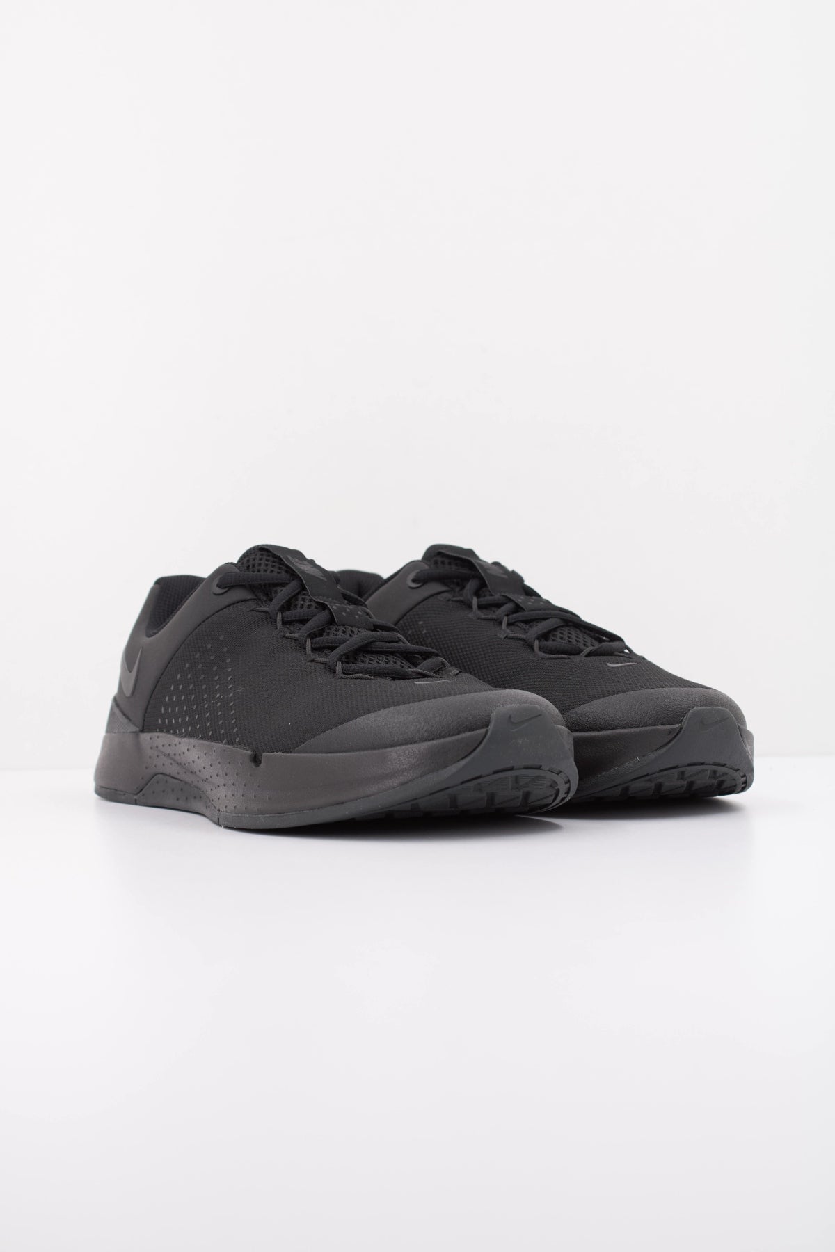 NIKE M NIKE MC TRAINER 4 en color NEGRO (2)