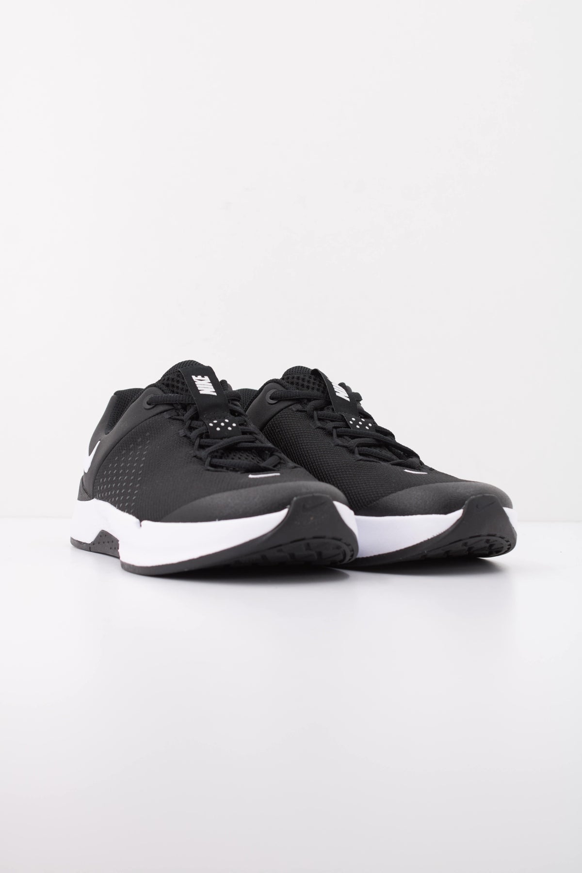 NIKE M NIKE MC TRAINER 4 en color NEGRO (2)
