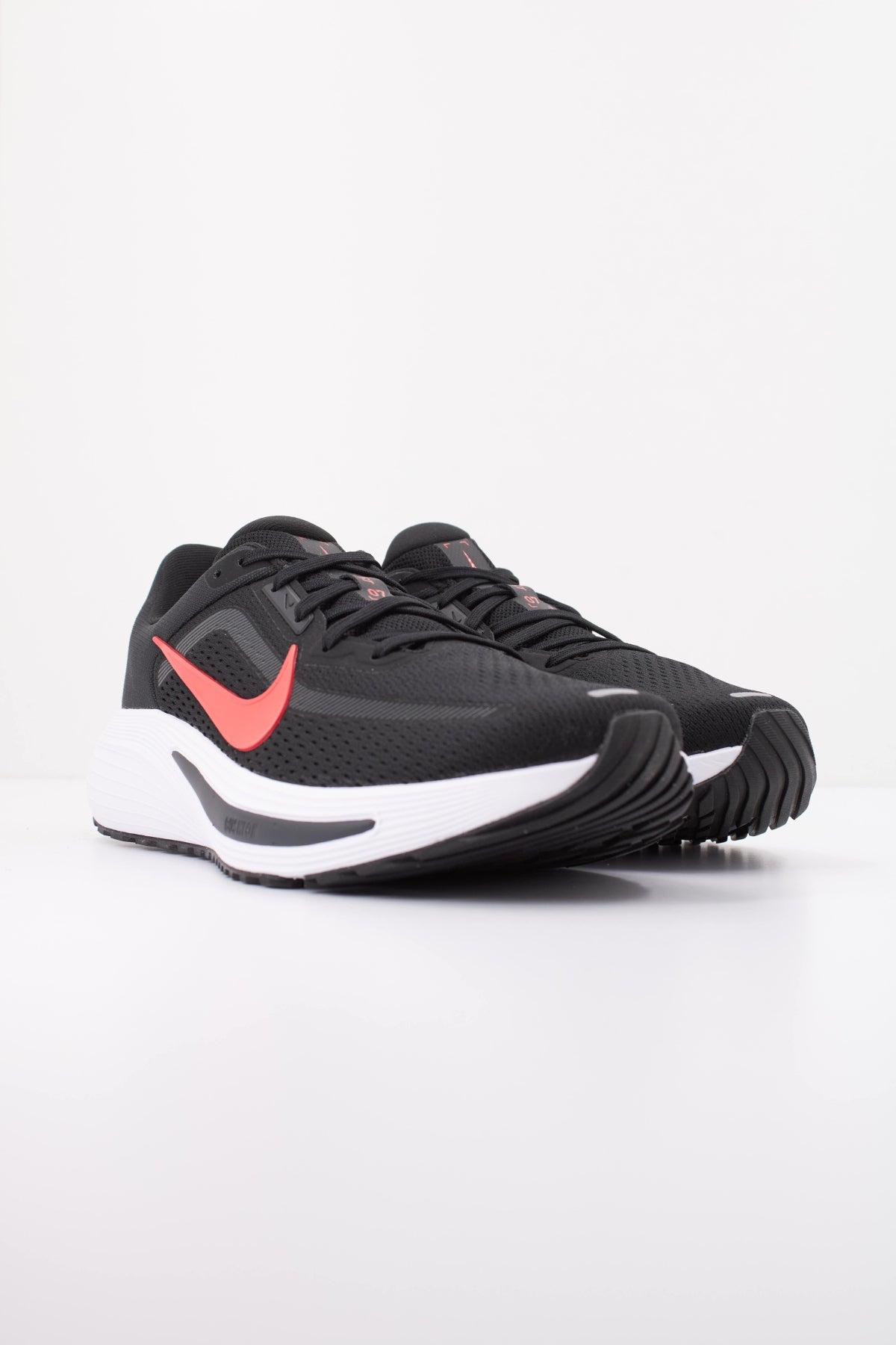 NIKE NIKE QUEST 7 en color NEGRO (2)