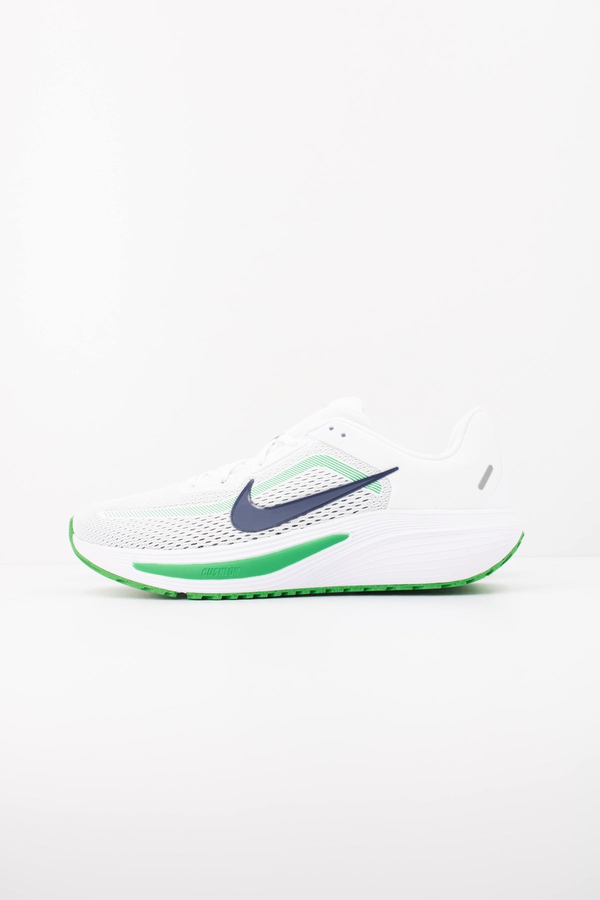 NIKE NIKE QUEST 7 en color BLANCO (1)