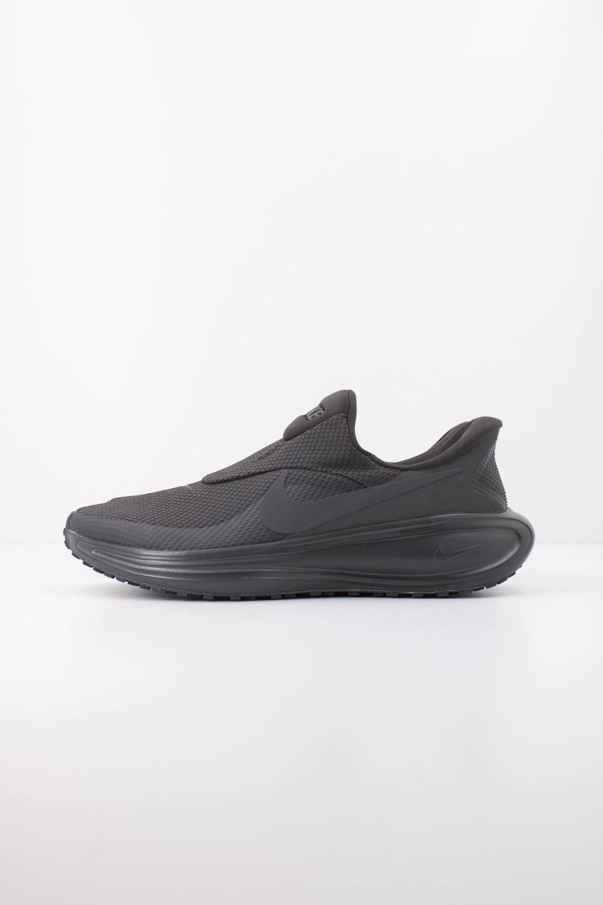 NIKE NIKE REVOLUTION 8 EASYON en color NEGRO (1)